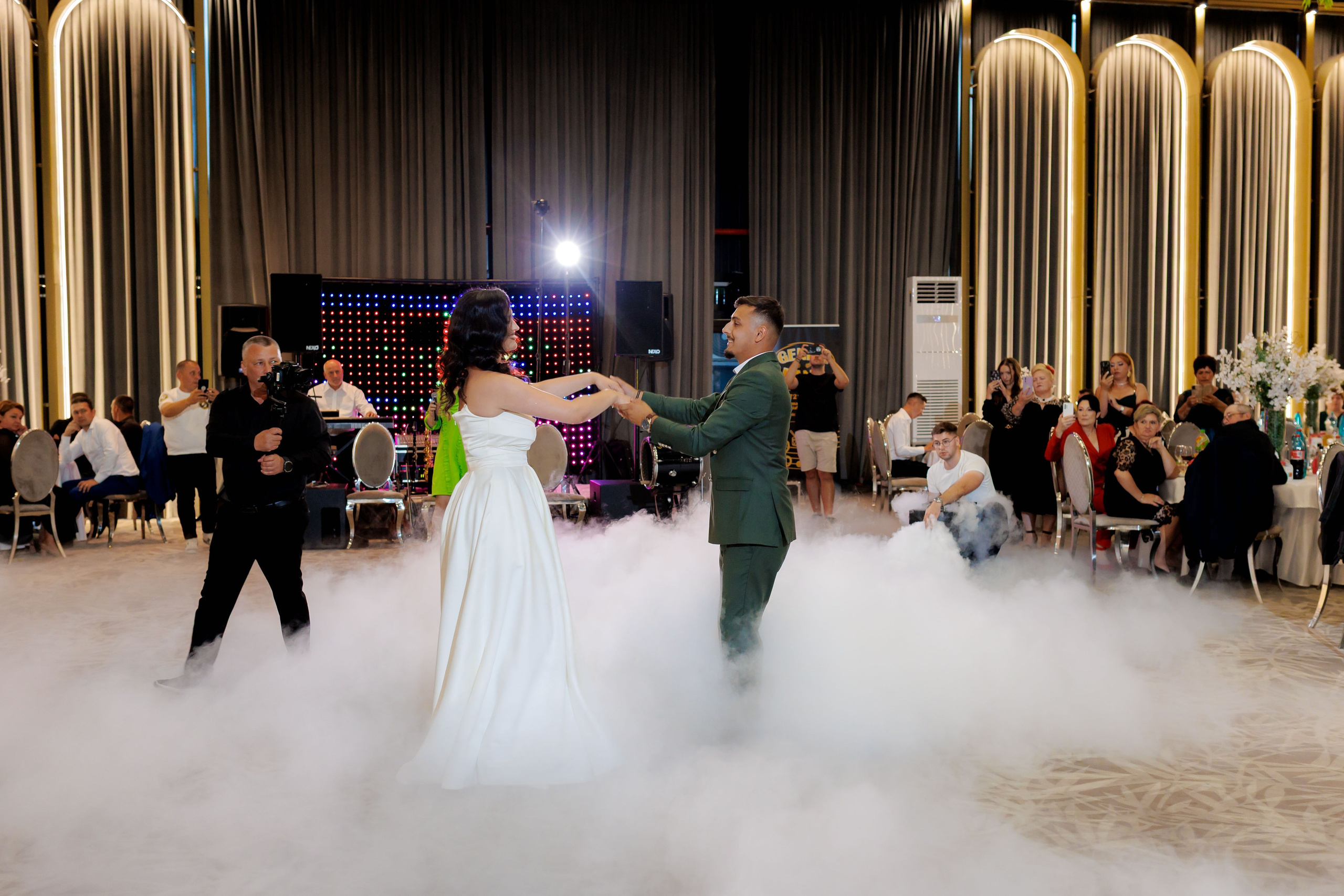 Nunta Nicoleta & Răzvan | Fotografie & Videografie Profesională. Servicii foto-video profesionale, pentru momente de neuitat