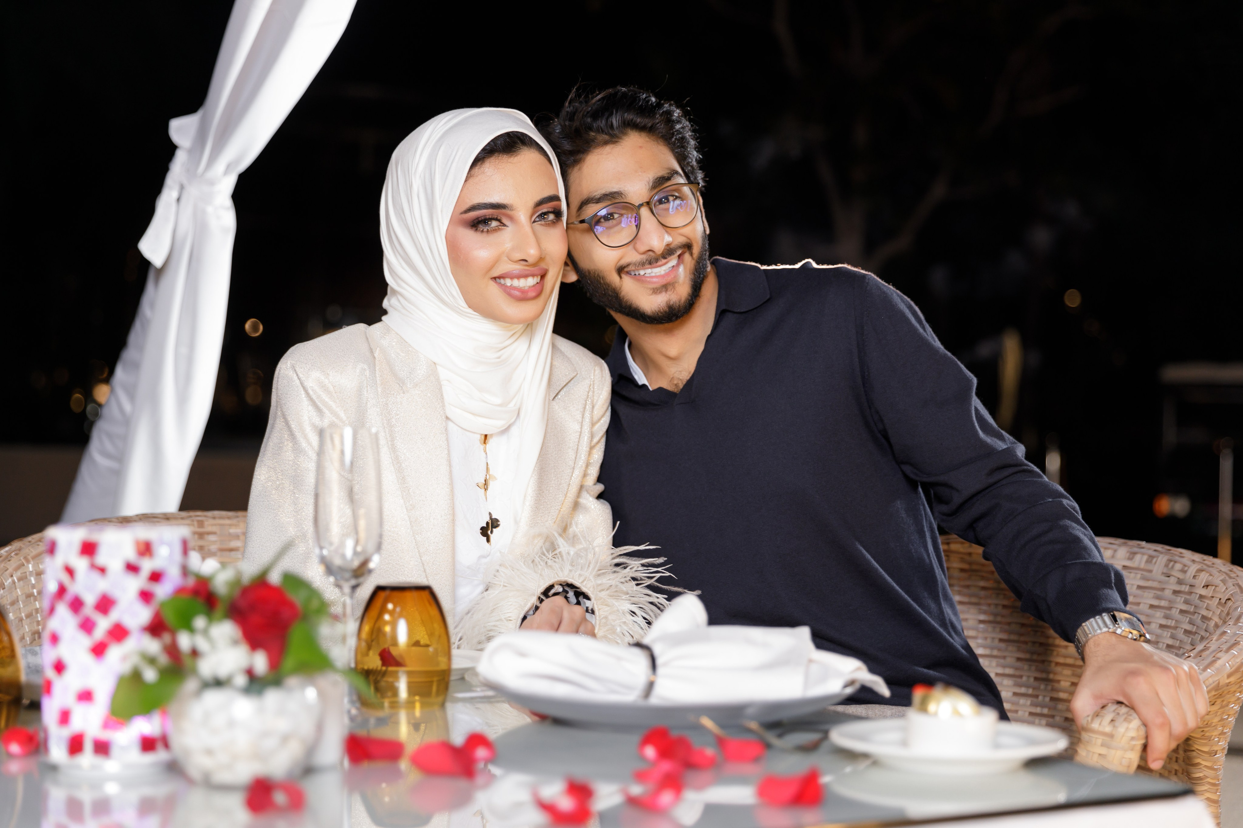 Beach proposal M&A. Photographer Anna Curly | Weddings and Events in Dubai