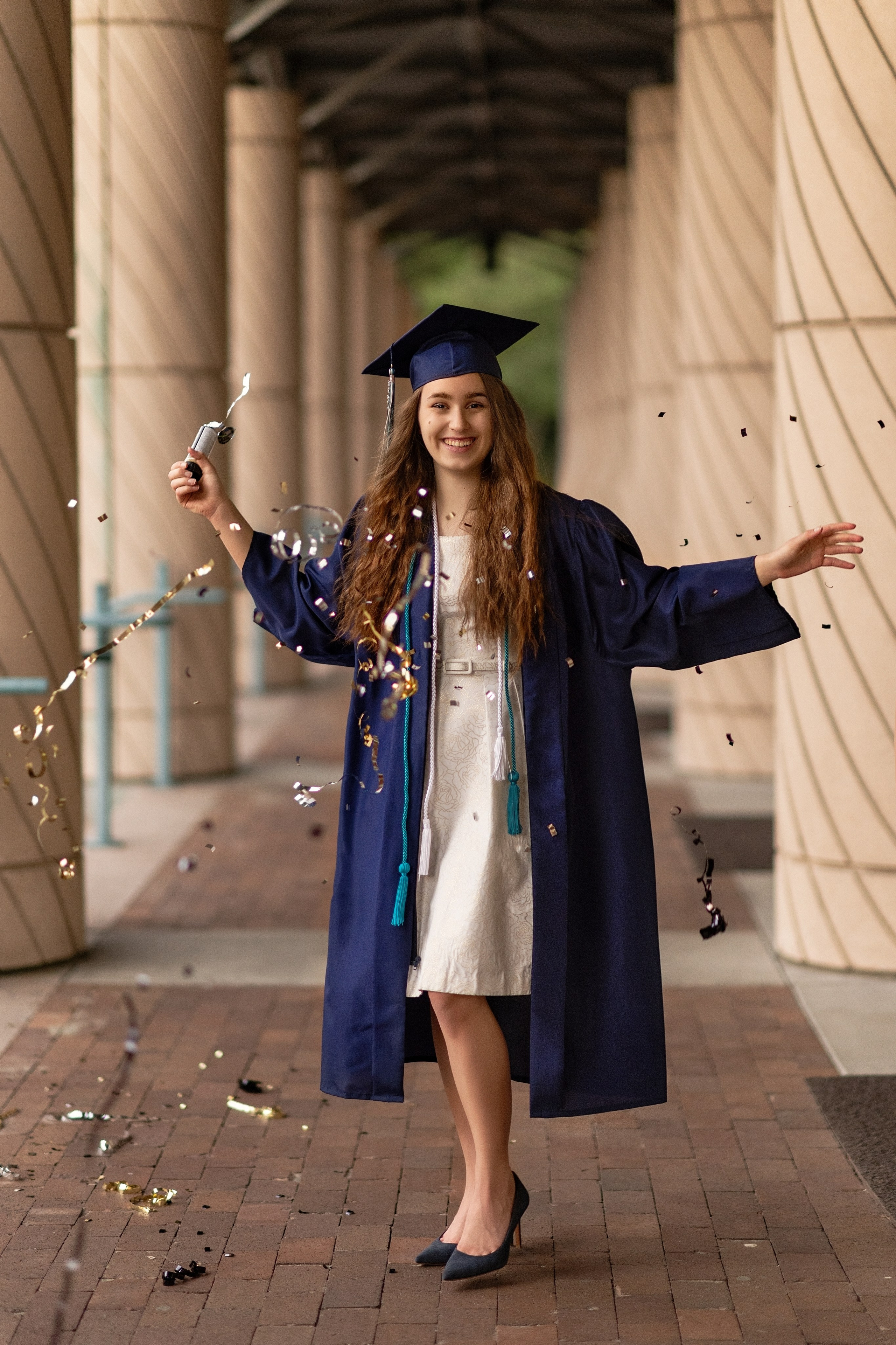 Alena, graduation. Wedding & portrait photography in the Seattle Area. Helen Michelle photographer