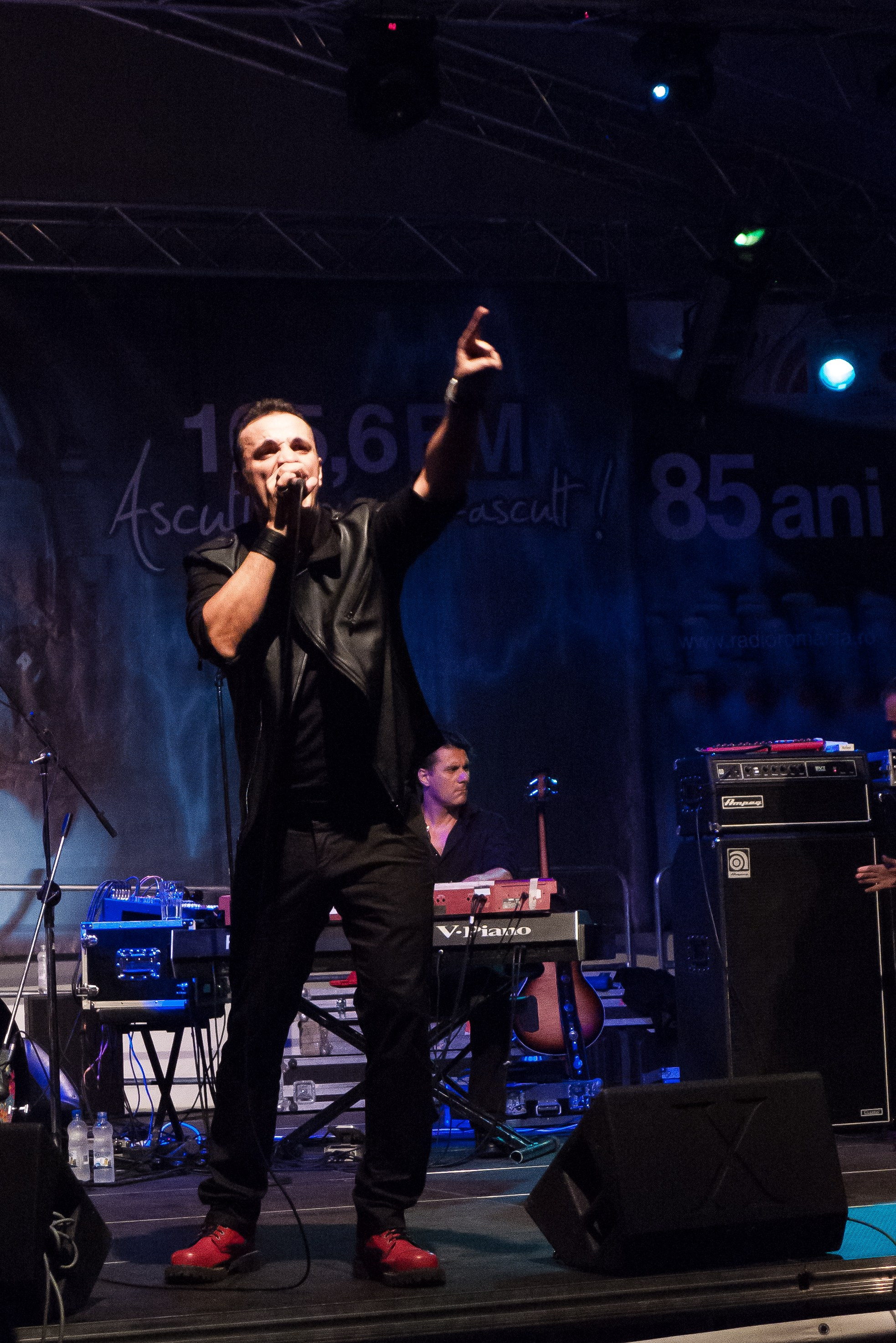 Direcția 5 în concert la Reșița, 2013. Pagina principală