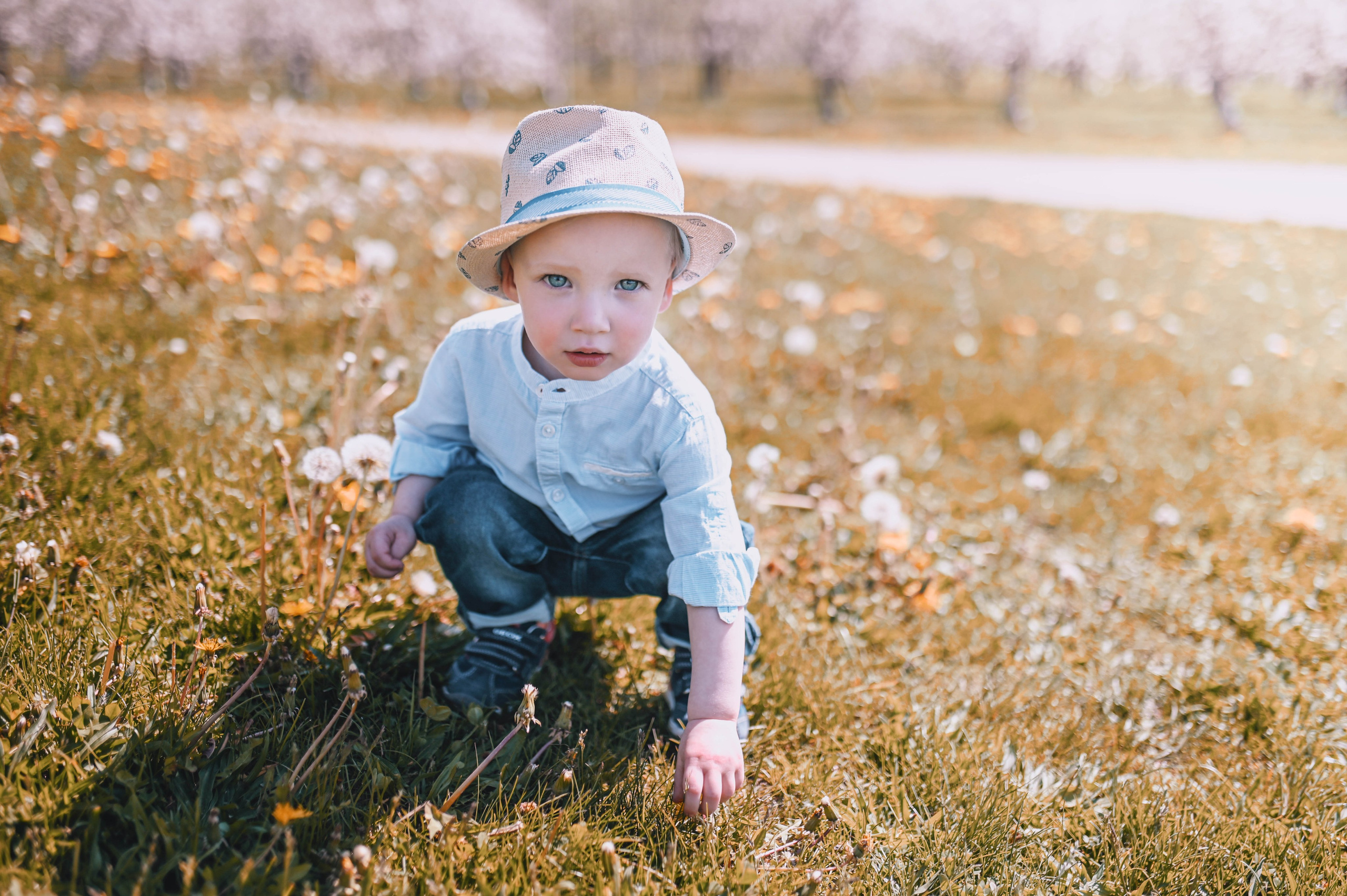 Portrait and lifestyle photographer based in Toronto, Canada