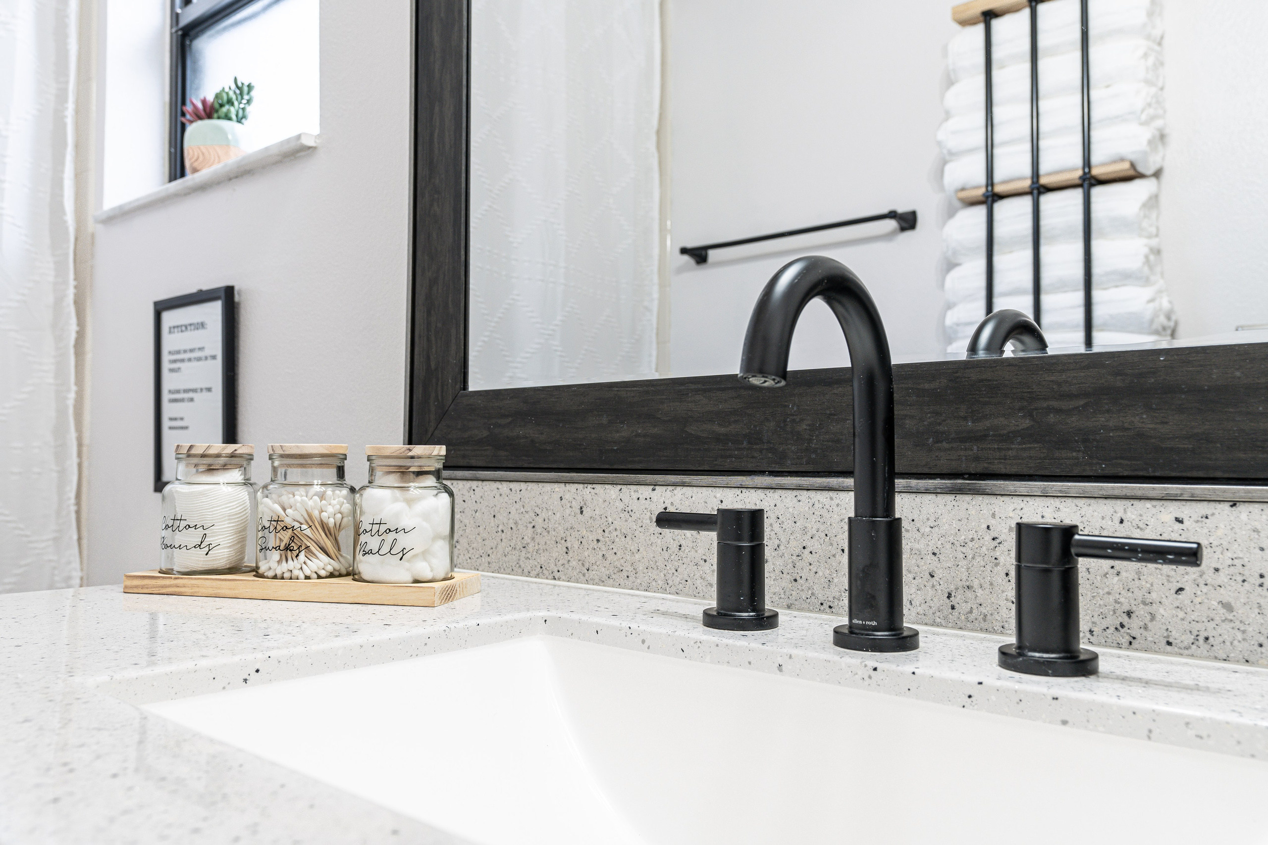 The house is for Rent AirBNB: https://ru.airbnb.com/rooms/1023445326769536774?_set_bev_on_new_domain=1702356155_MDFhNDI0ZDdjMDhj&source_impression_id=p3_1702356155_K3LTjNJeF83QUyI0