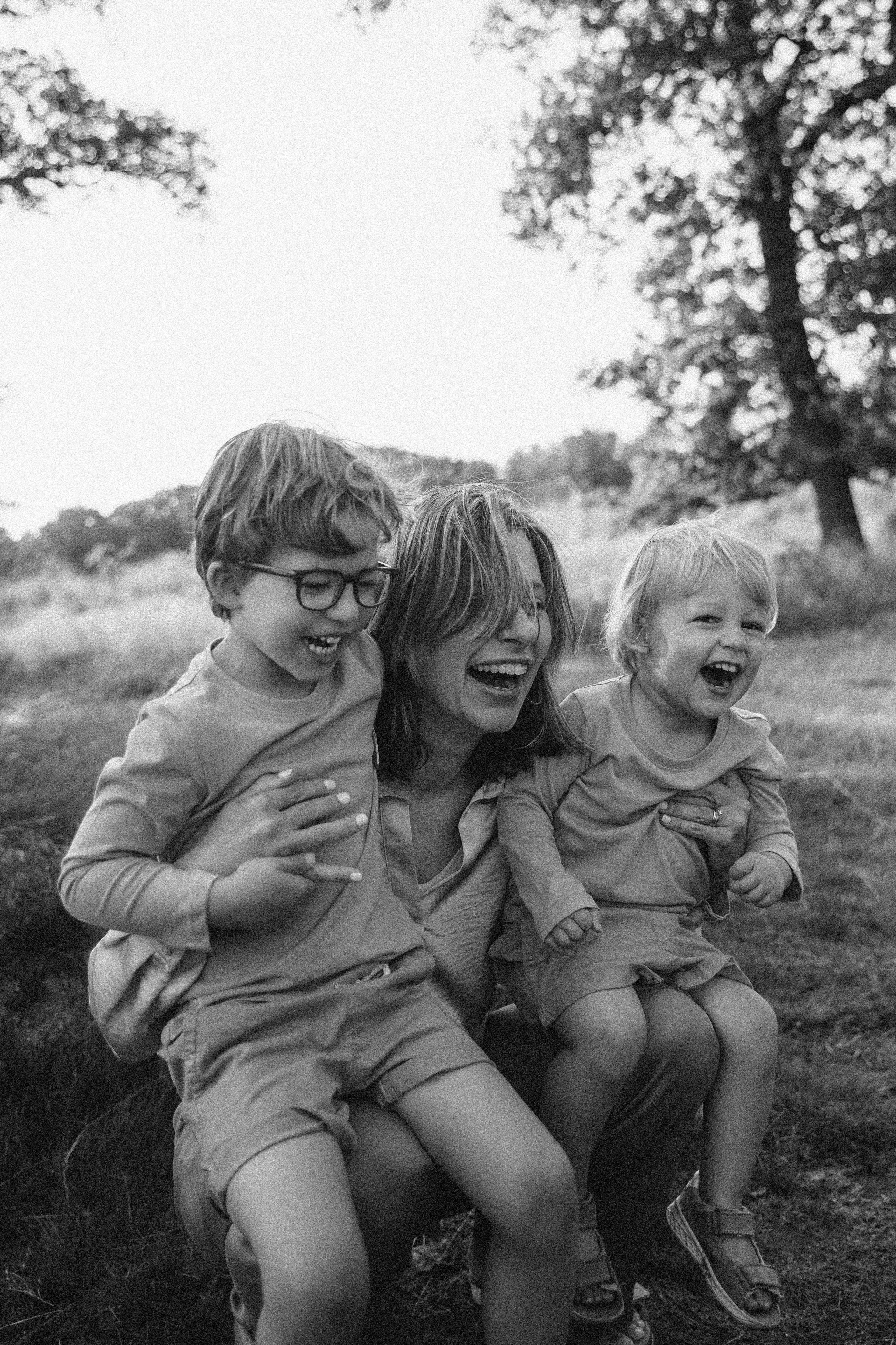 Семья из четырех, фотосессия в лесу. True self