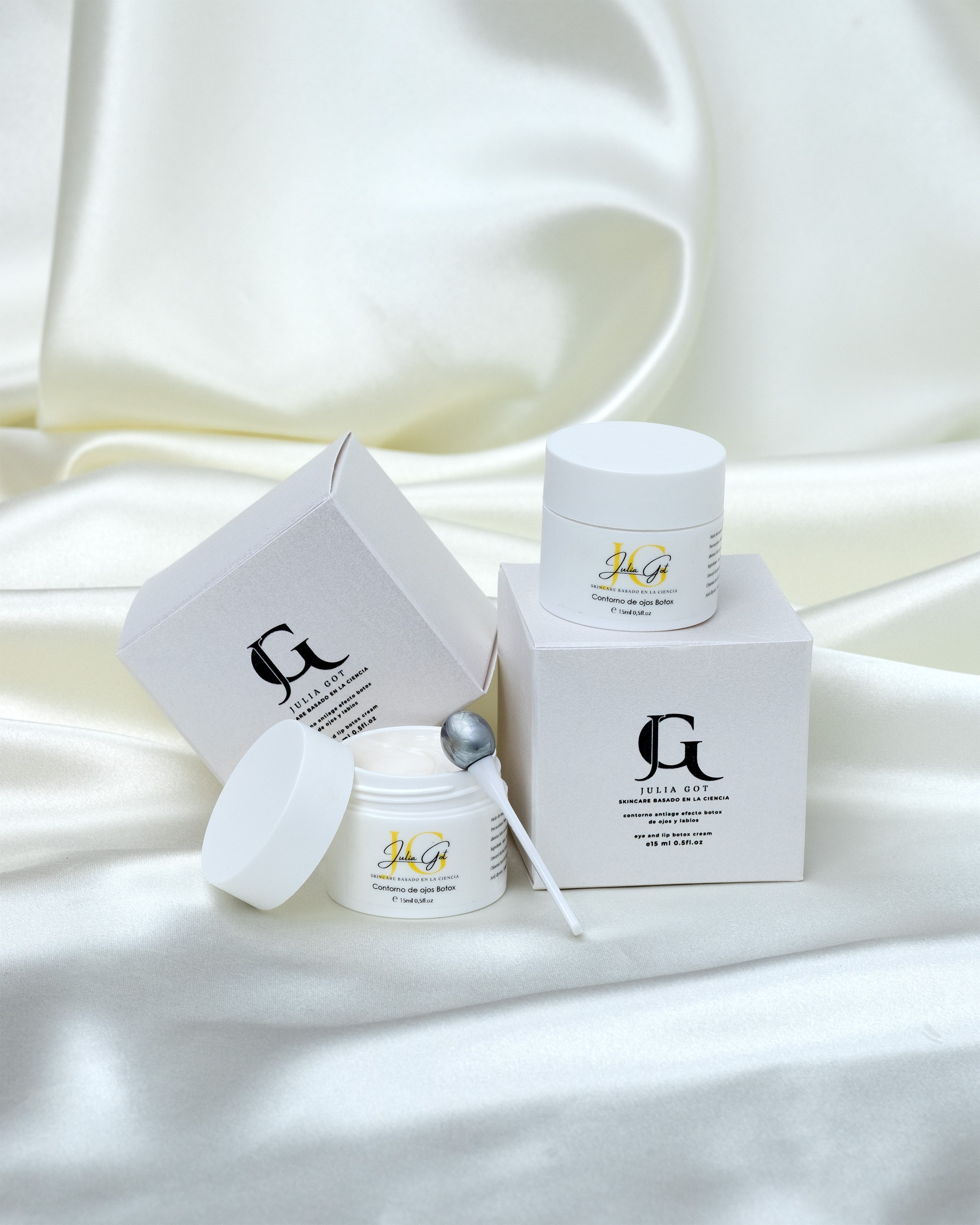 CREMAS, COSMETICA. Fotografía de Embarazo, Familia e Infantil en Almería Elena Espig