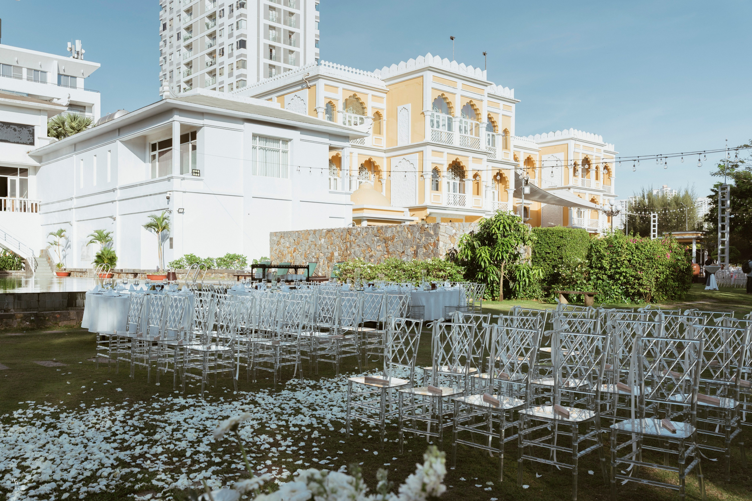 ALEX & NICOLE. WEDDING PHOTOGRAPHER IN VIETNAM