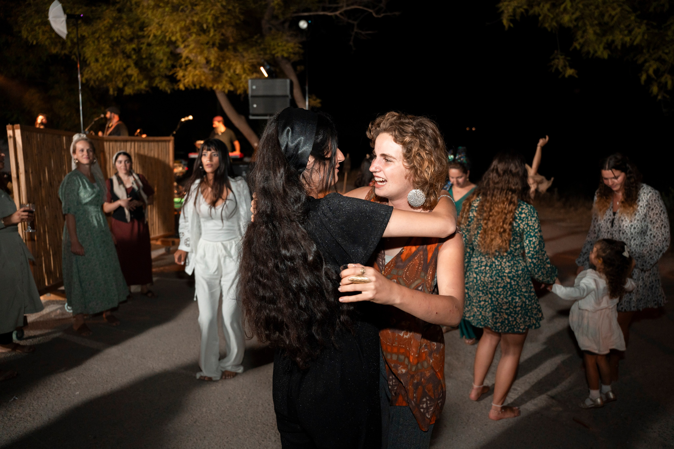 עדן ושלהבת. יוסף מזרחי צילום חתונה, ברית וזוגיות. צלם מקצועי שאוהב להוציא אתכם הכי יפים ברגעים הכי מרגשים