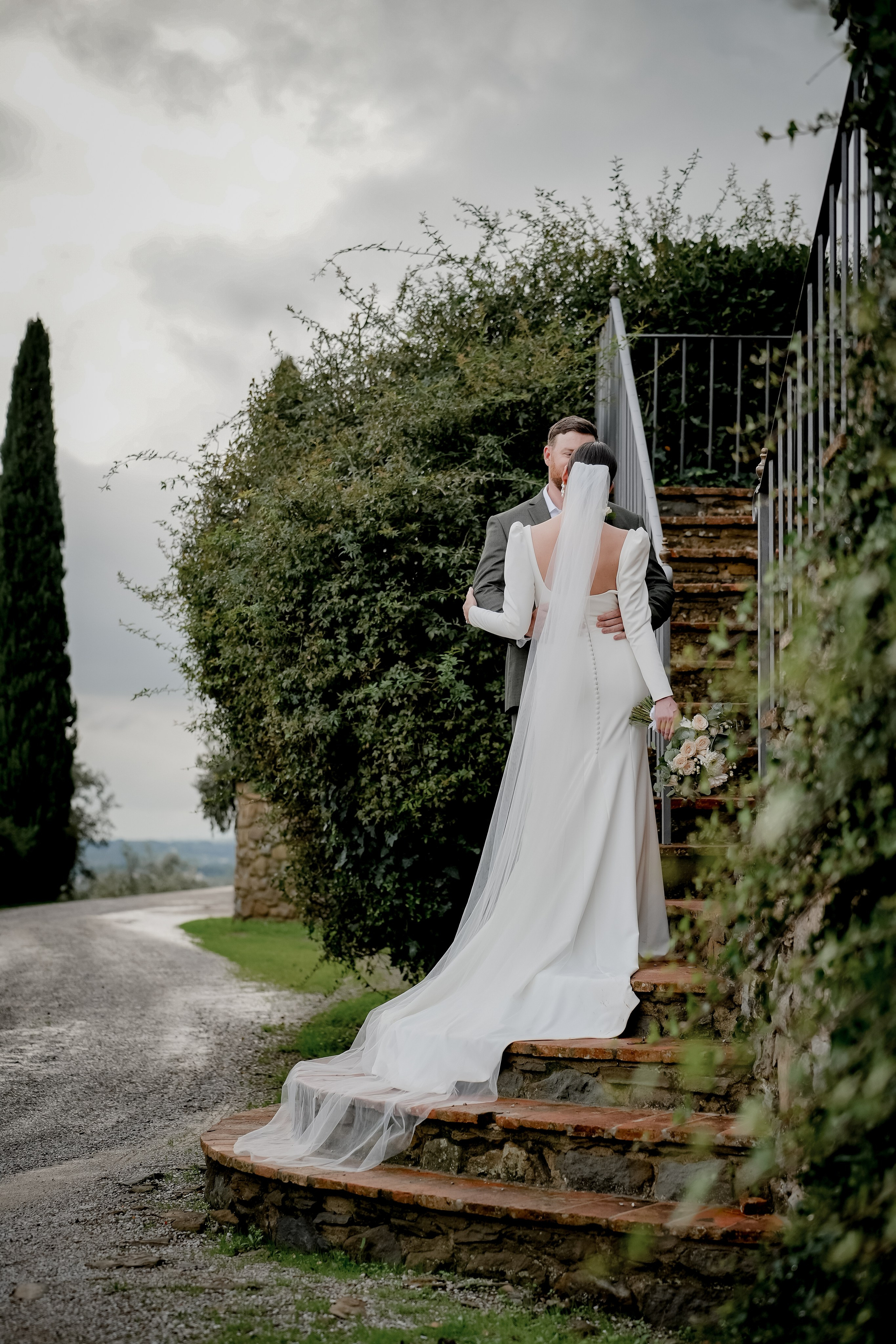 Elopment in Cortona. Villa Falconiere. Wedding Photographer in Italy