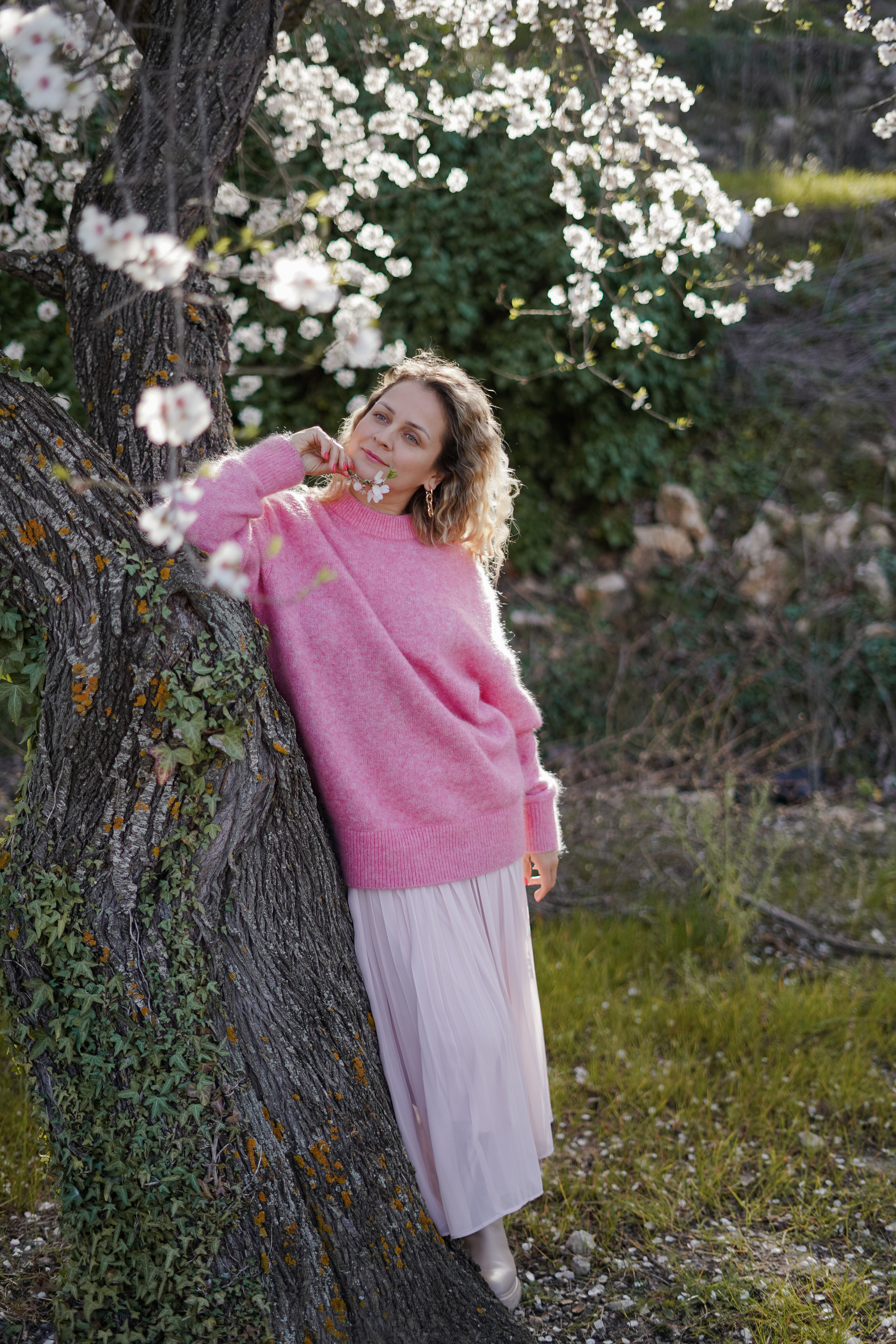 Almendros florecidos. Familia. Fotografo familiar, bodas, reportaje Diana Memetova Alicante, Benidorm