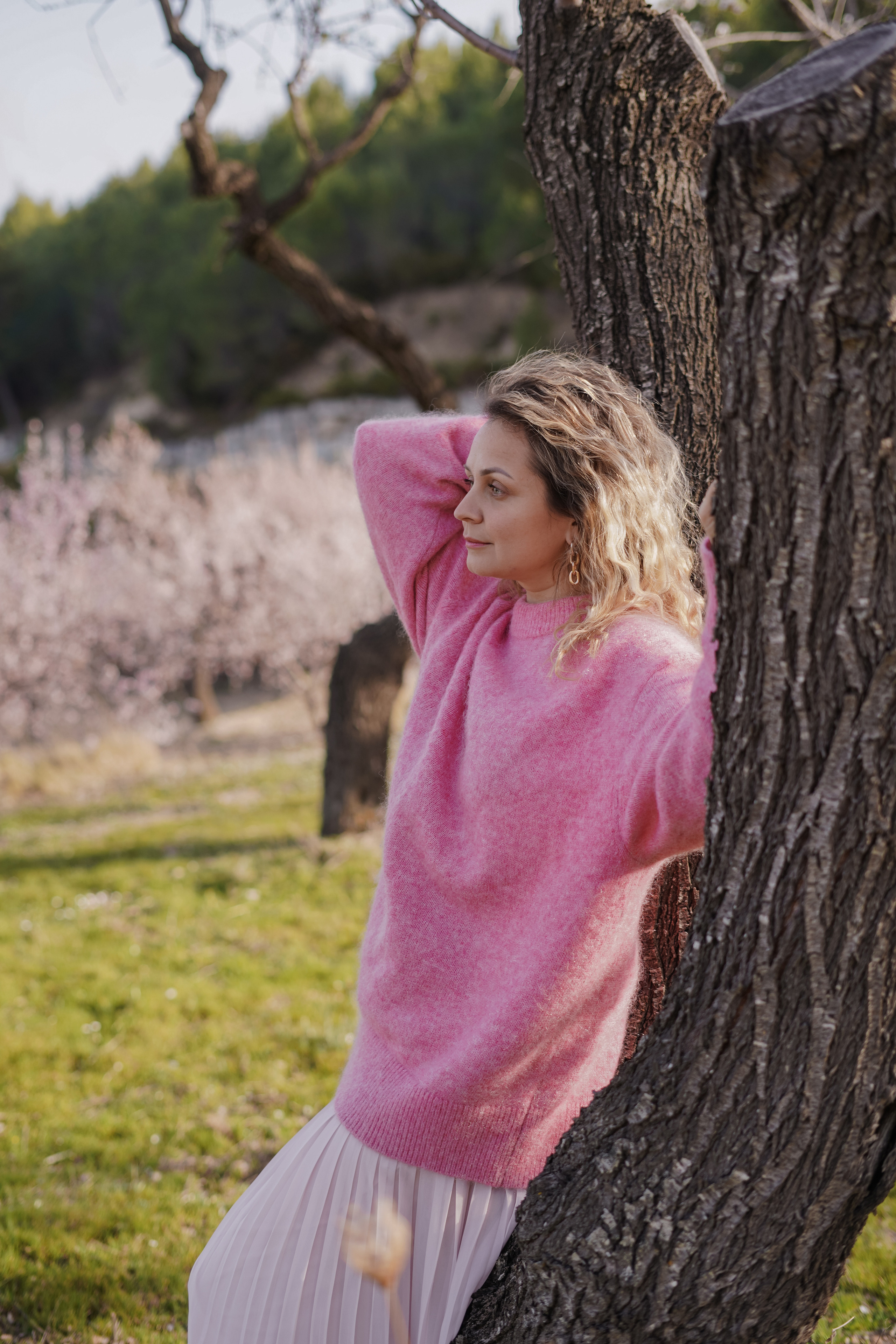 Almendros florecidos. Familia. Fotografo familiar, bodas, reportaje Diana Memetova Alicante, Benidorm