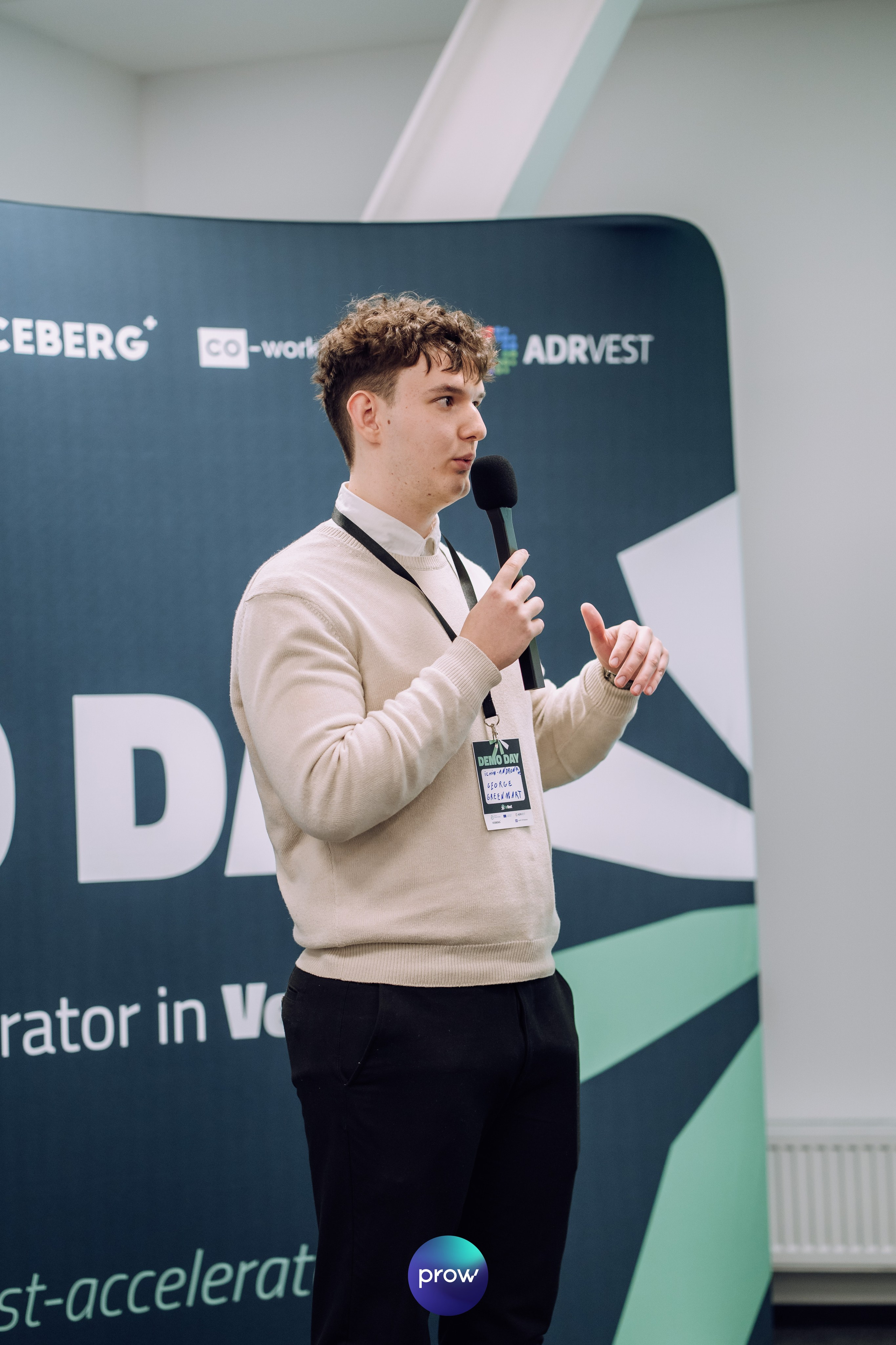 InVest DemoDay @ Cowork. Cozac Cristian Photographer