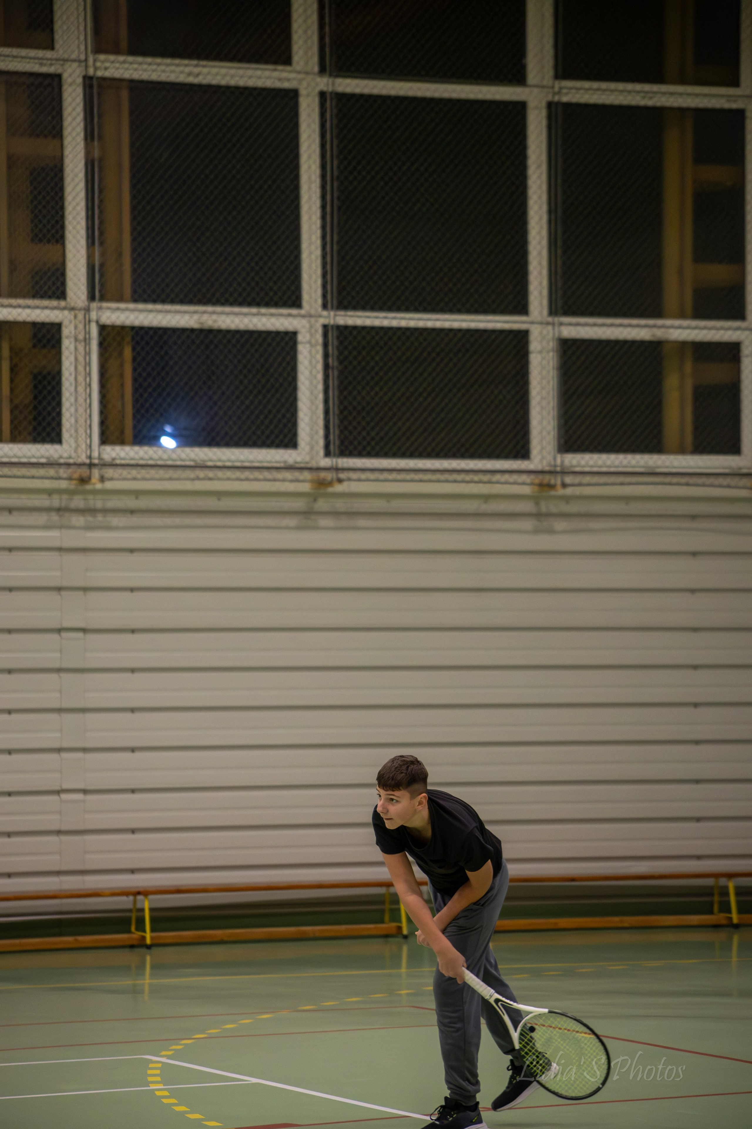 Turneu tenis de camp în sală. Fotograf. Lucrez cu oameni, produse și spații. Portret și fotografie creativă. Bacău, România. Lidia Savinoiu
