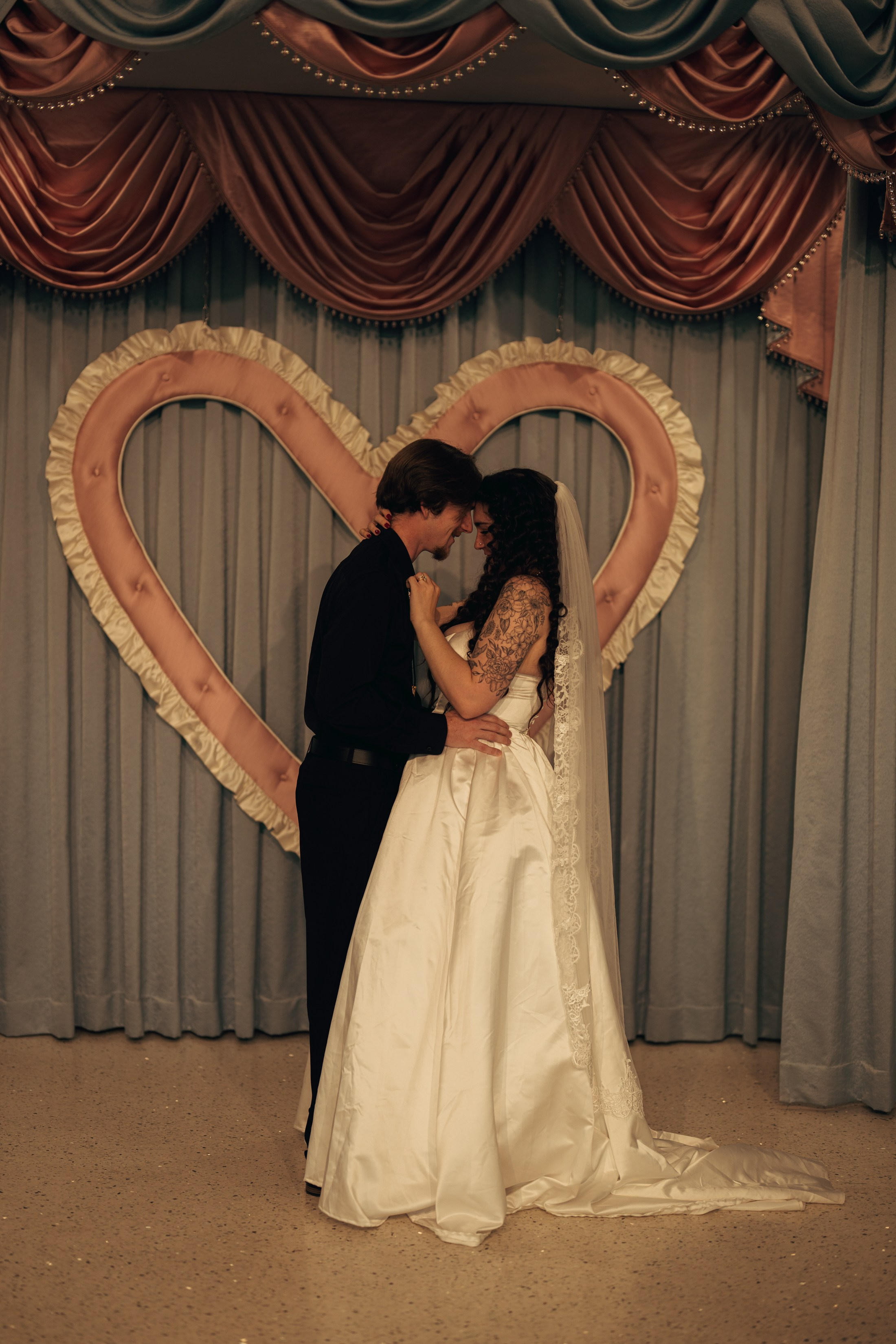 Wanda&Chance. Wedding & elopement photographer Viktoriya Kravtsov. Las Vegas