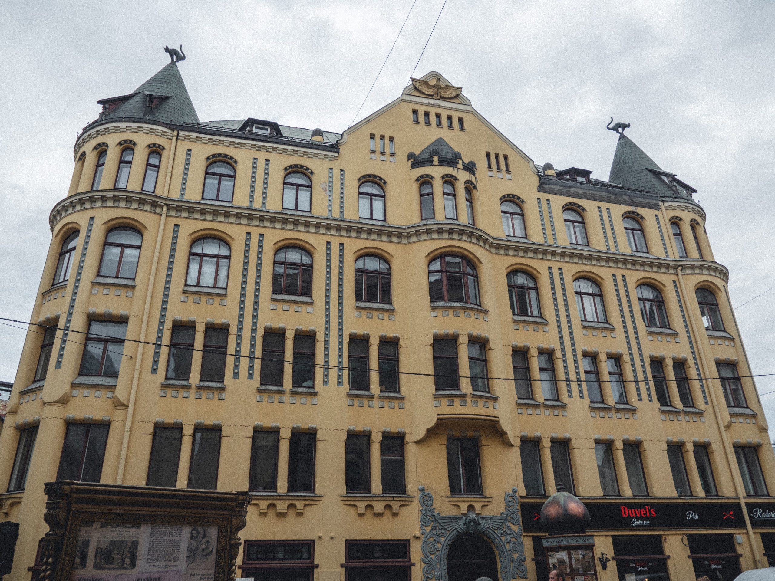 Voyage à Riga. Photographe sur Cote d’Azur. Portraits de familles, couples, enfants, événements