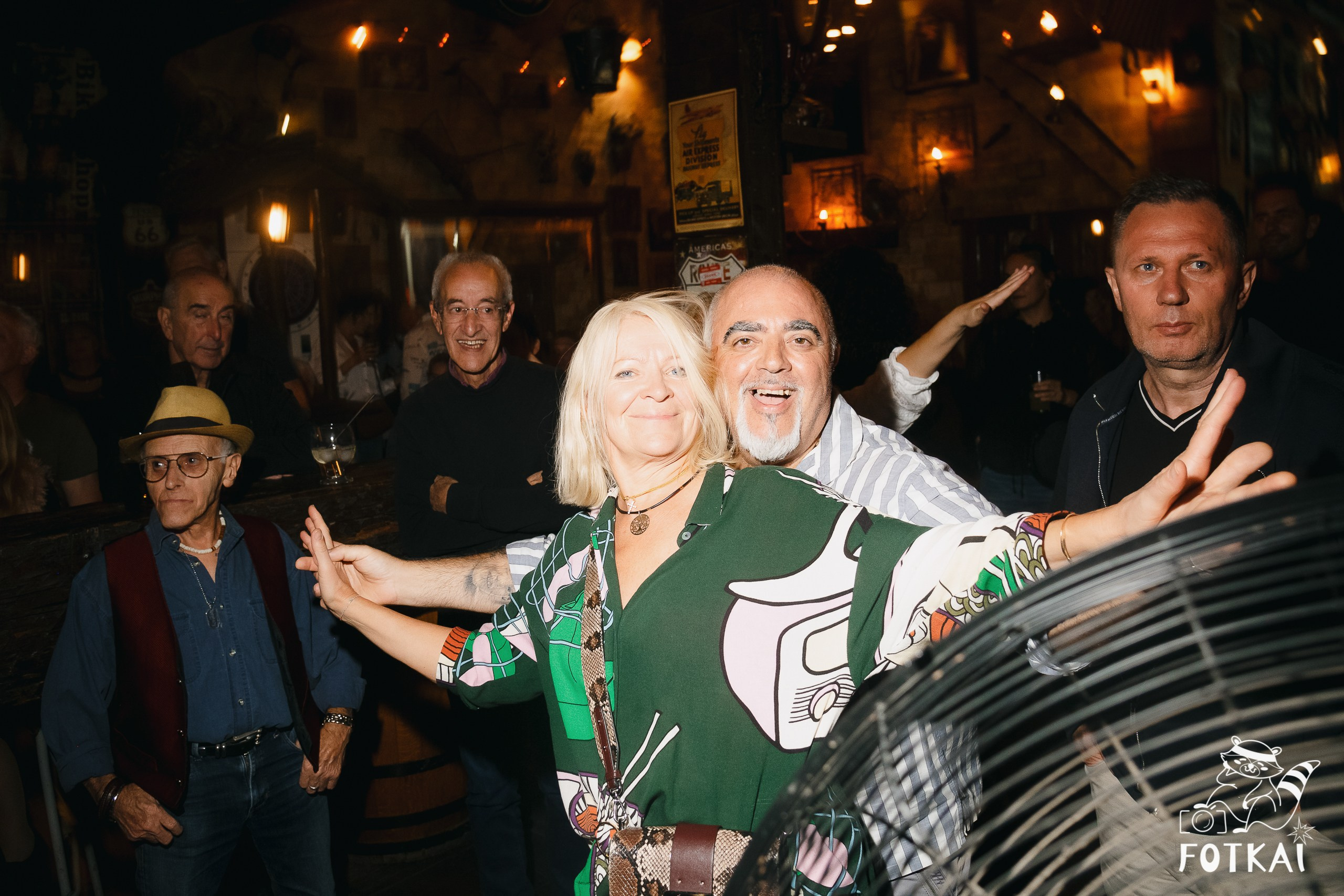 Фоторепортаж JAM Night в El Paso Bar, Torrevieja — живая музыка и атмосфера Коста-Бланки | FOTKAI