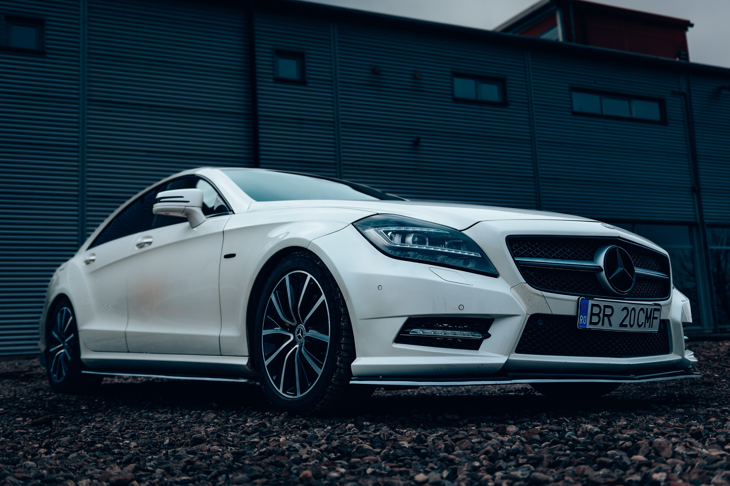 Masini. Ionut Brehuescu — Fotograf