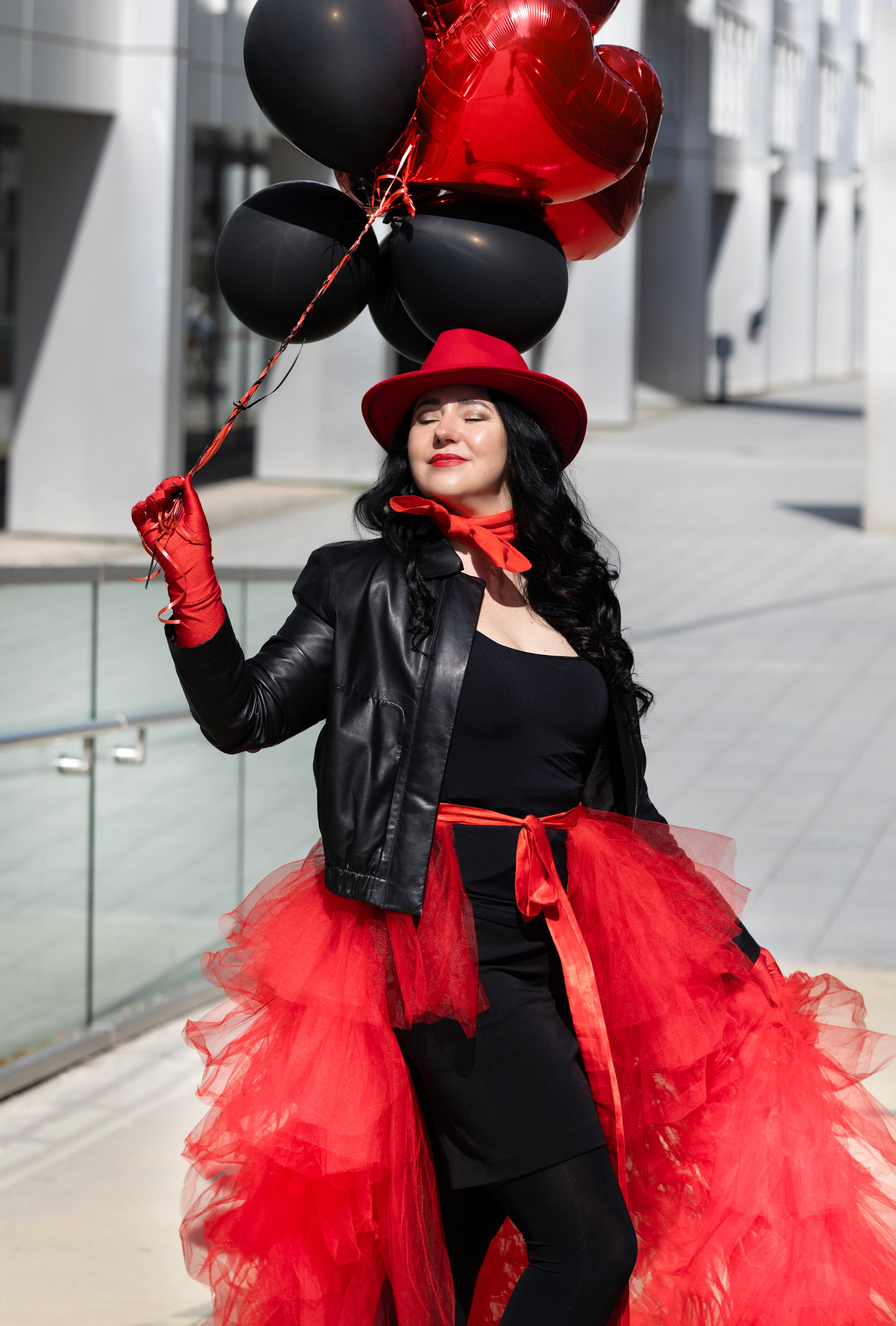 Balloons and red skirt. Фотограф в Мюнхене
