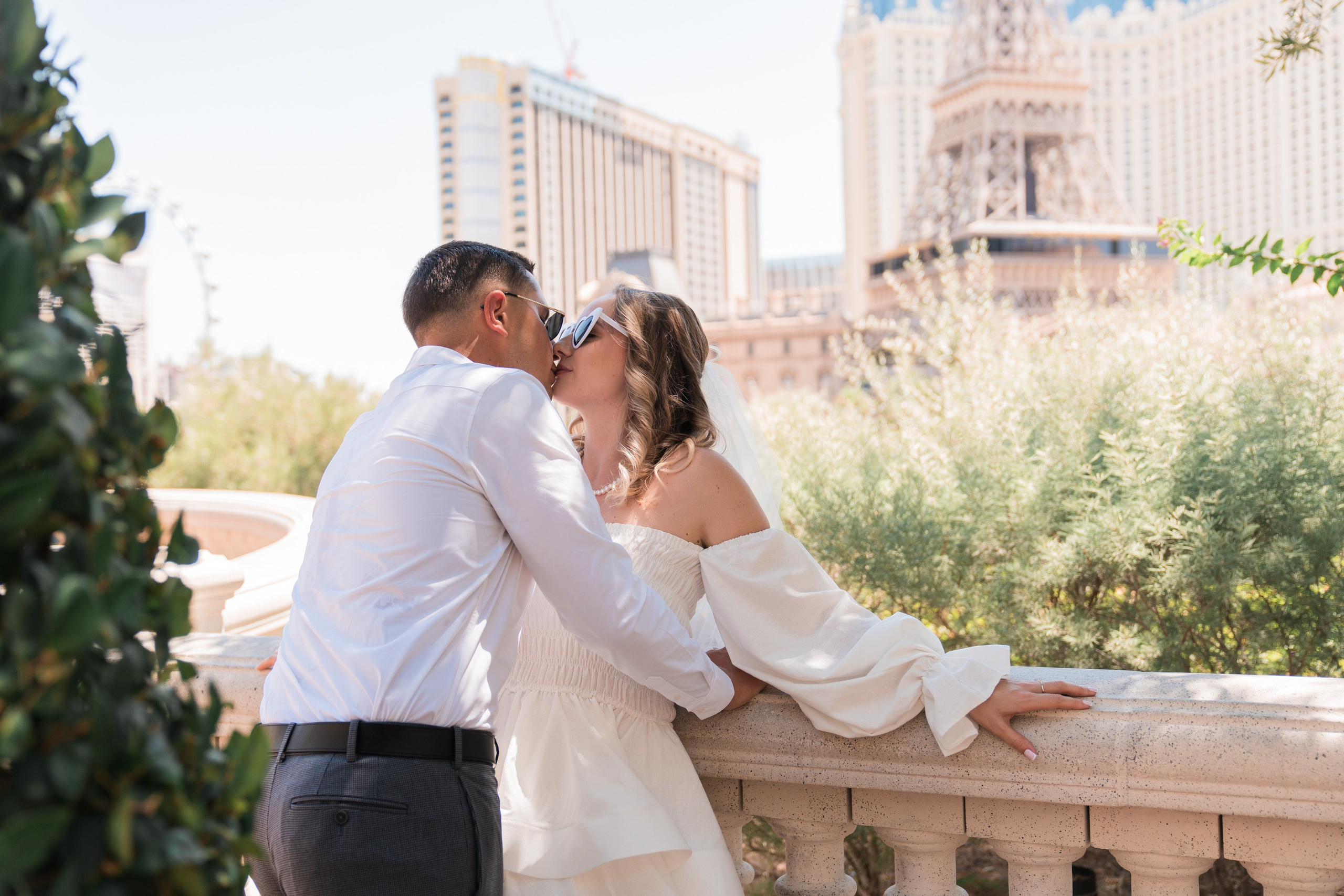 Iryna&Roman. Wedding & elopement photographer Viktoriya Kravtsov. Las Vegas