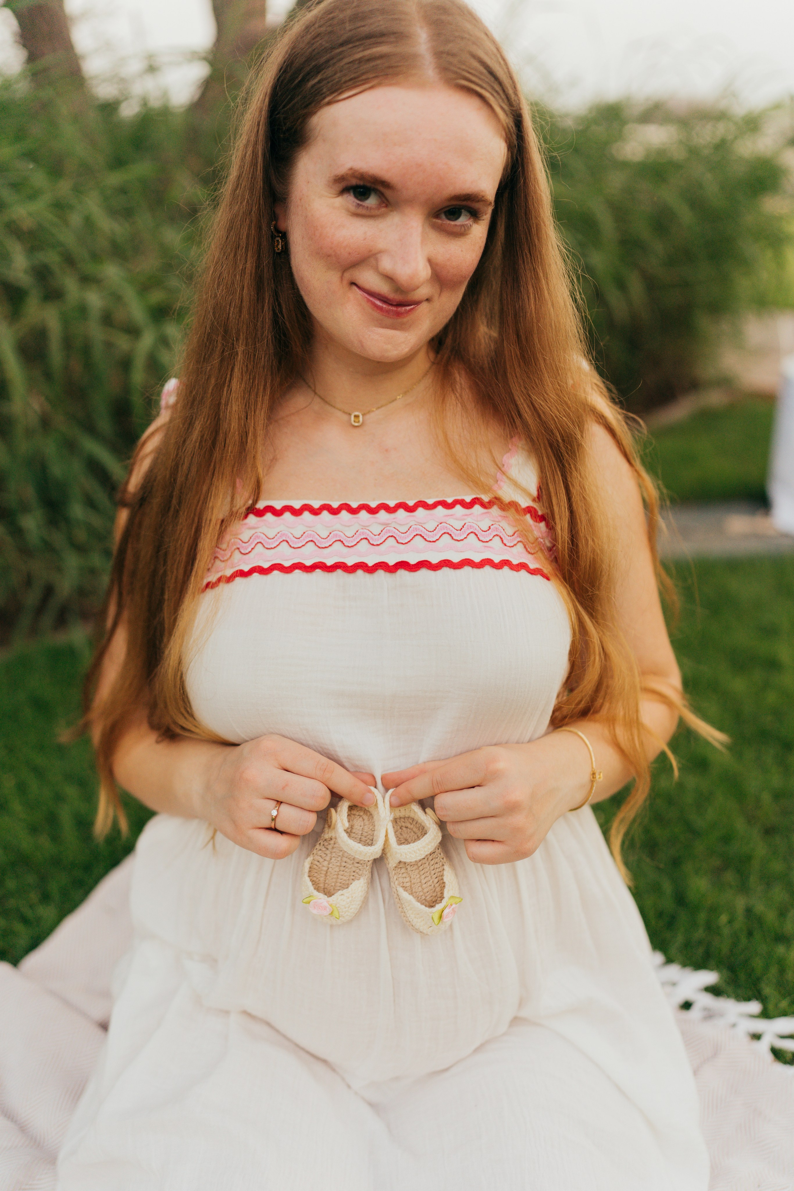 Um Al Amarat Park Pregnancy. Professional Photographer Abu Dhabi, Dubai — Yulia Ismoilova | 2025