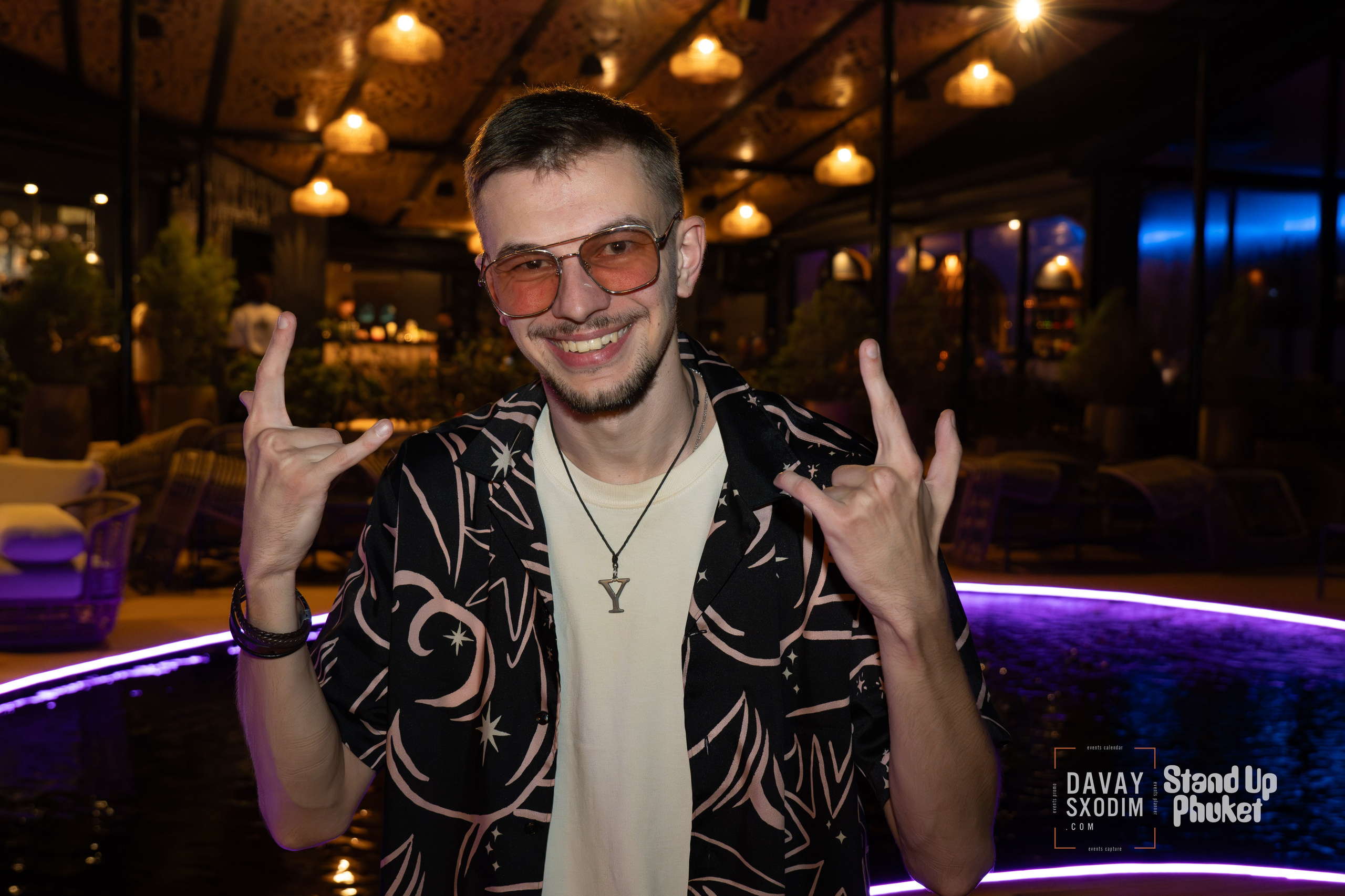 Standup Влада Лапина | Фоторепортаж | Афиша | DAVAYSXODIM.com PHUKET. АФИША|ФОТОРЕПОРТАЖИ|ИВЕНТЫ|ПХУКЕТ