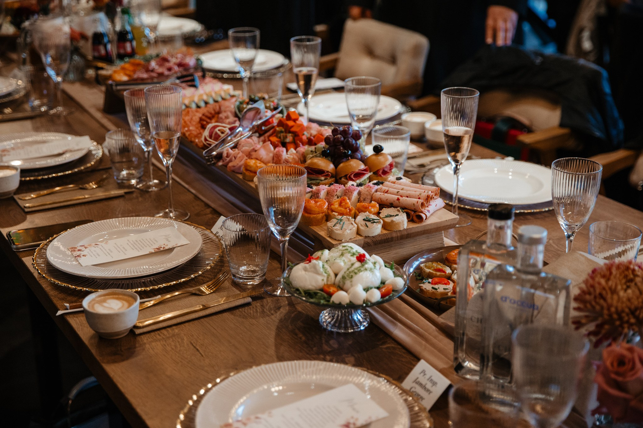 Nunta de Poveste la Sucevița: Cristi și Andreea. Servicii foto-video profesionale, pentru momente de neuitat