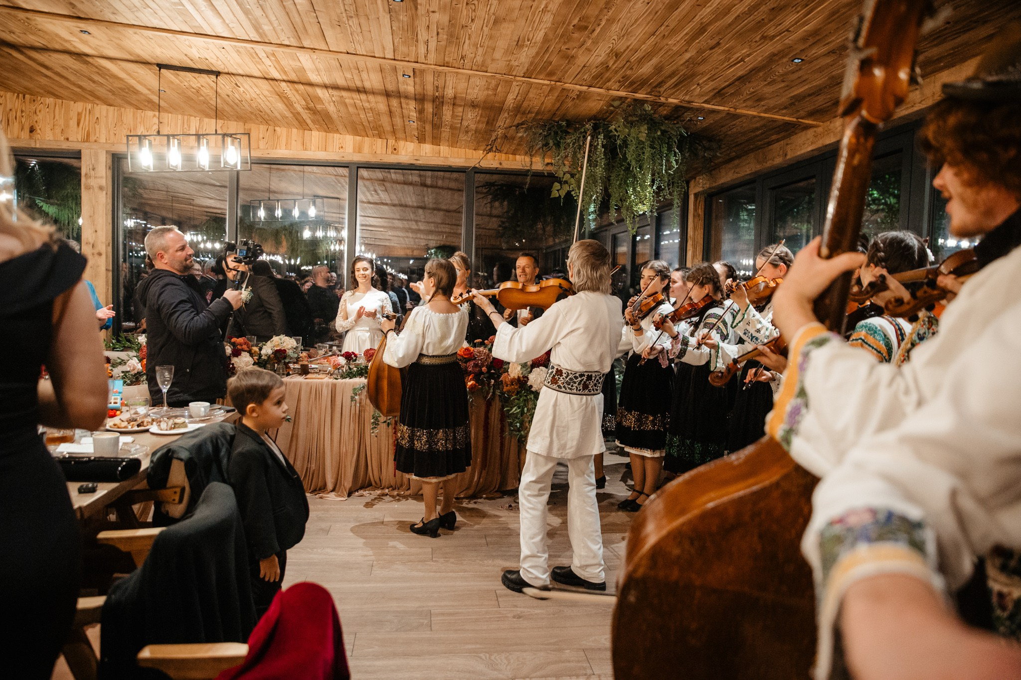 Nunta de Poveste la Sucevița: Cristi și Andreea. Servicii foto-video profesionale, pentru momente de neuitat