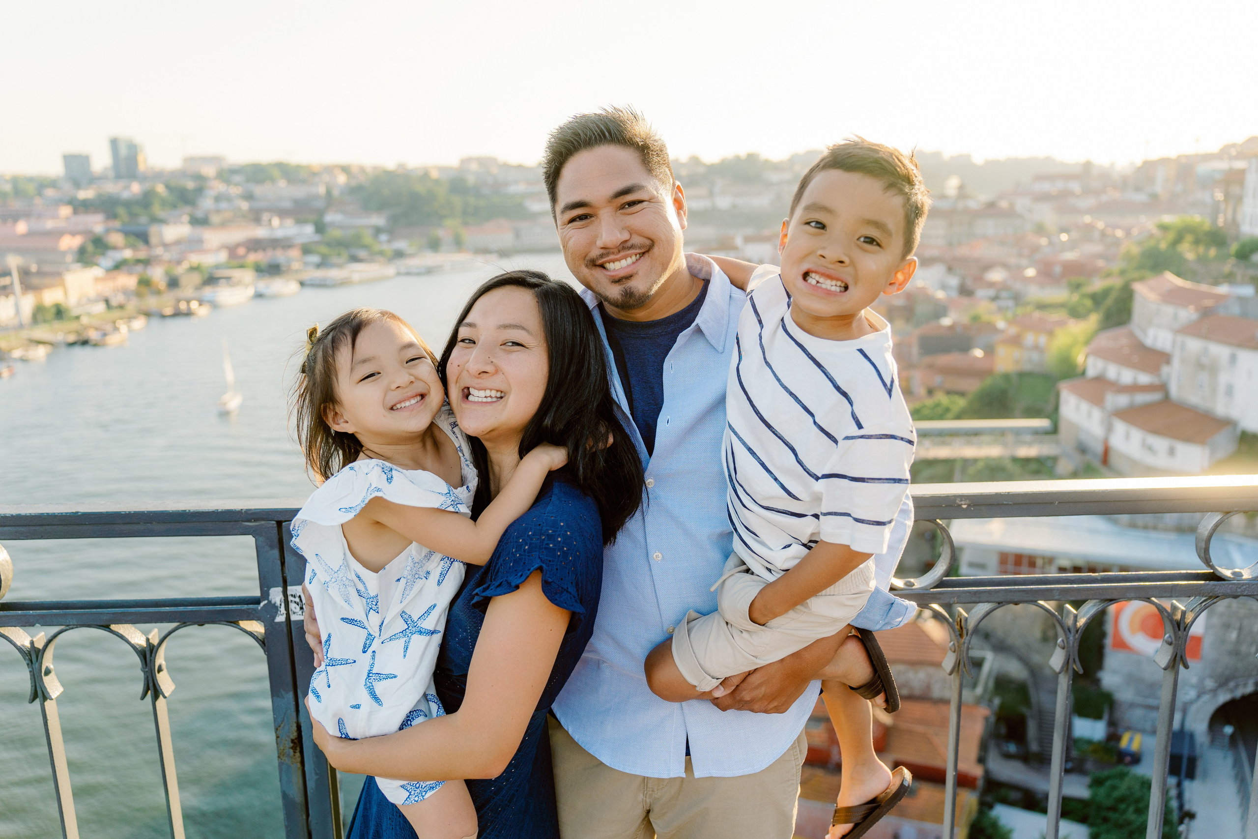 Family photo shoot in Porto. Photographer in Portugal Polina Gotovaya