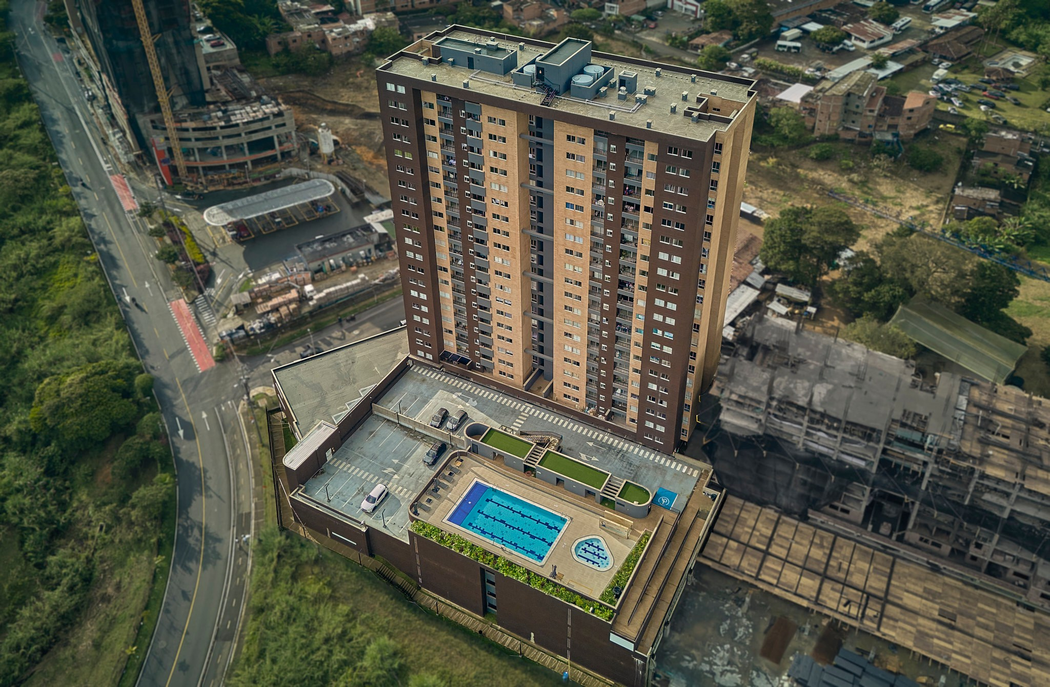 Sesión fotográfica arquitectónica recepción oficina Coninsa Ciudad del Río. Proyectos Amantina, Sendero Silvestre, Montiara y Campura