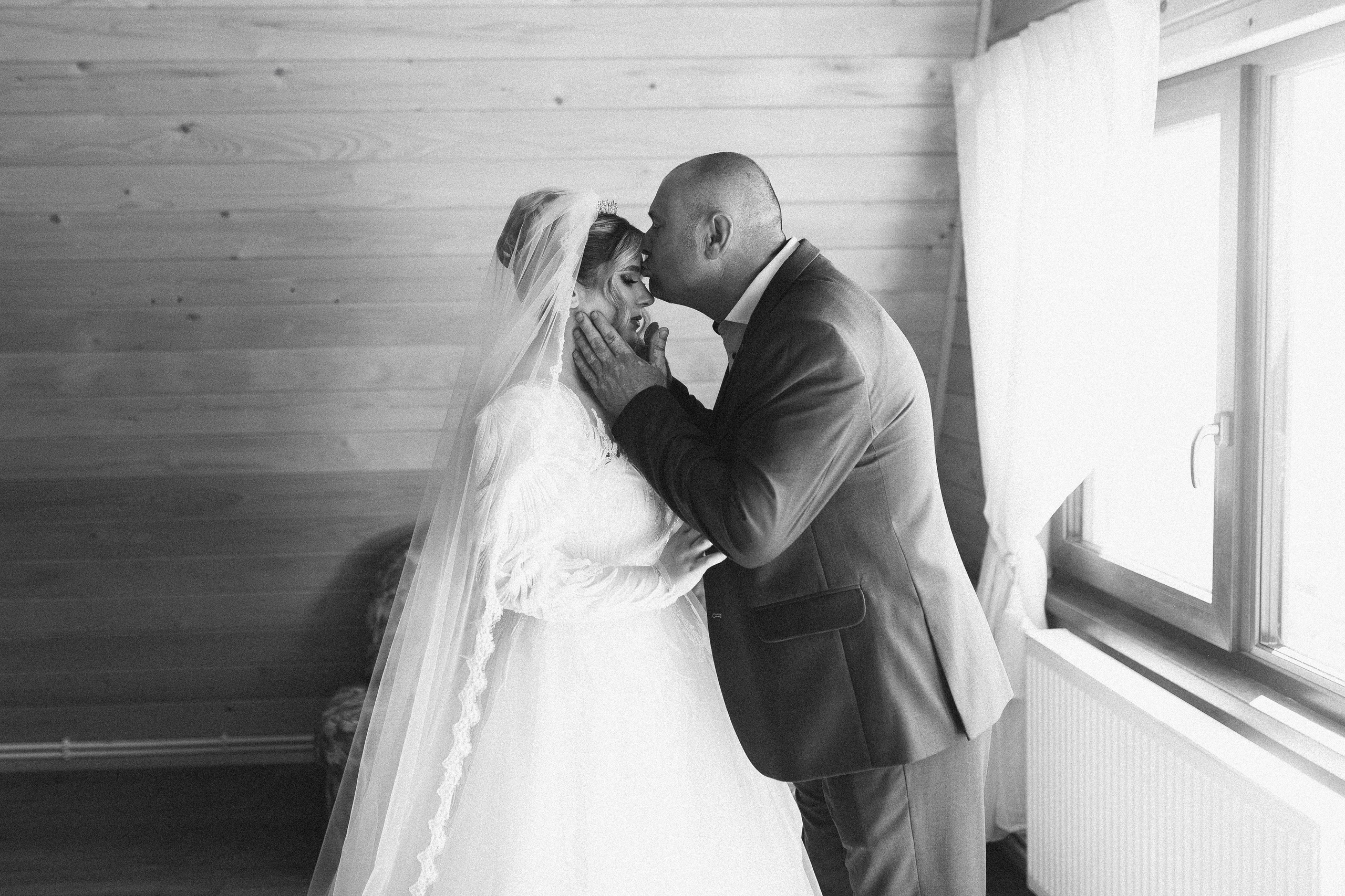 Oana & Andrei. Vlad Aconstantinesei Photographer