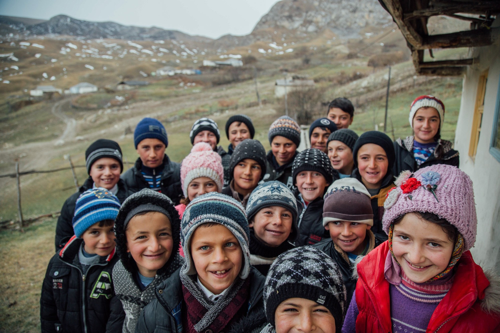 Şaxta Baba Ucqar Dağ Kəndlərində - Sosial Layihə. Bakıda Peşəkar Tədbir, Love Story və Təbiət Fotoqrafı — Elşən Baba