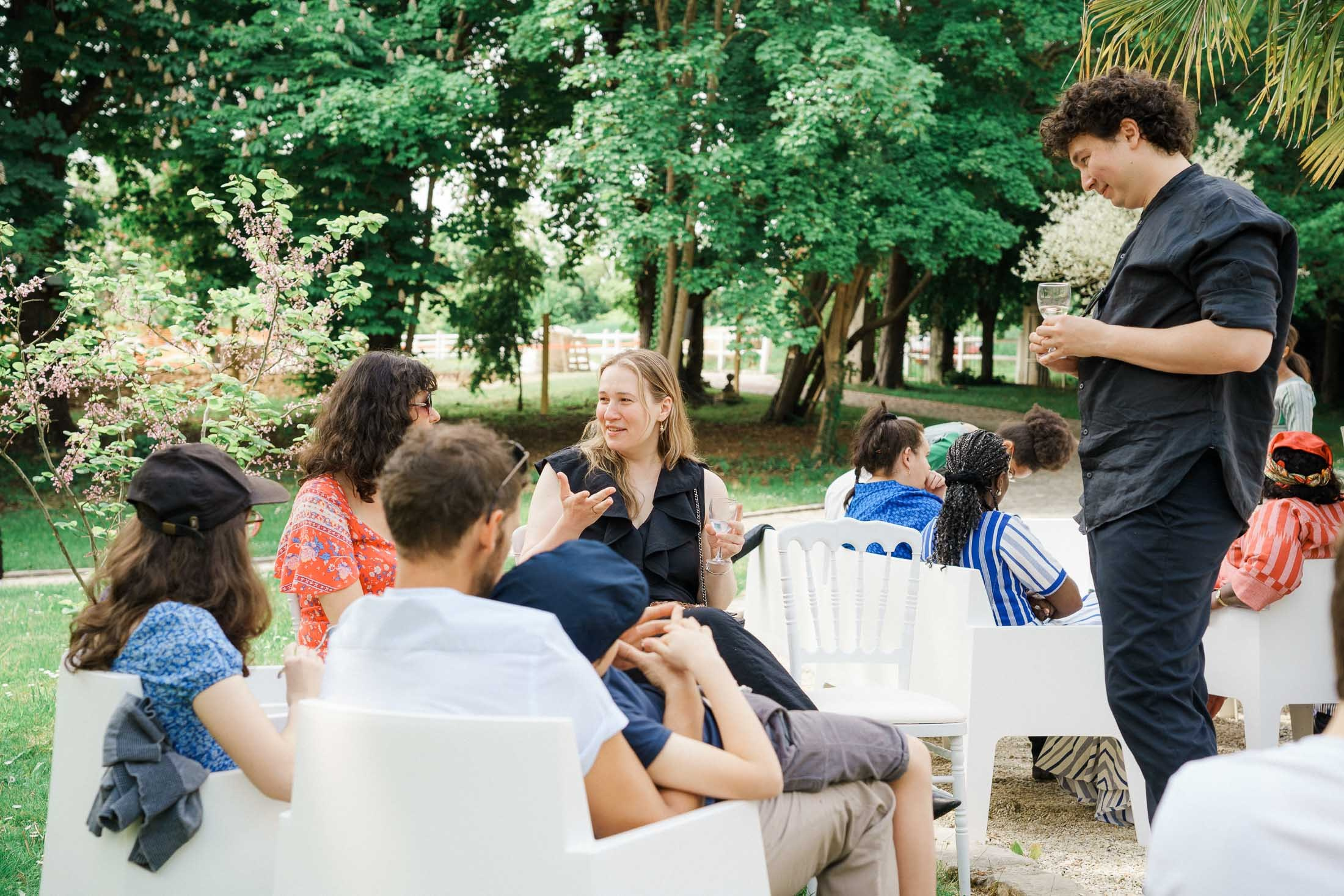 A Relaxed Day-After BBQ Party in France | Destination Wedding Photographer. StudioHappyMoment | Hääkuvaaja Helsinki, tunteikas ja dokumentaarinen kuvaus