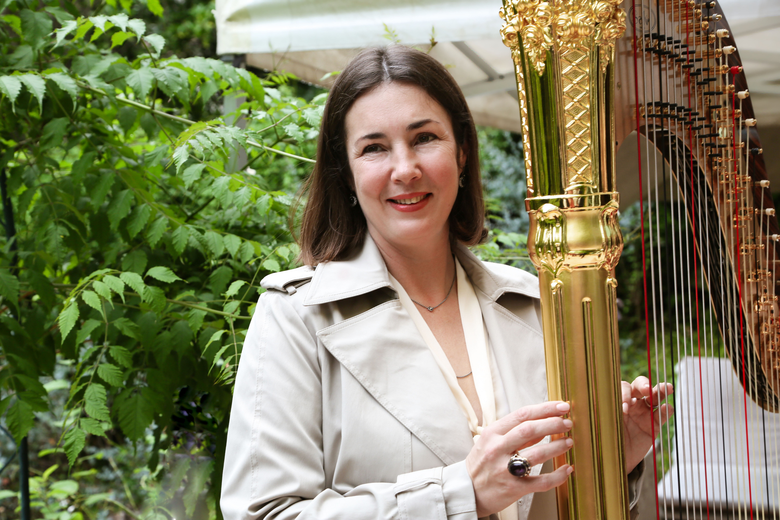 Harpe. Natalia Bogdanovska. Films et photographie corporate en France