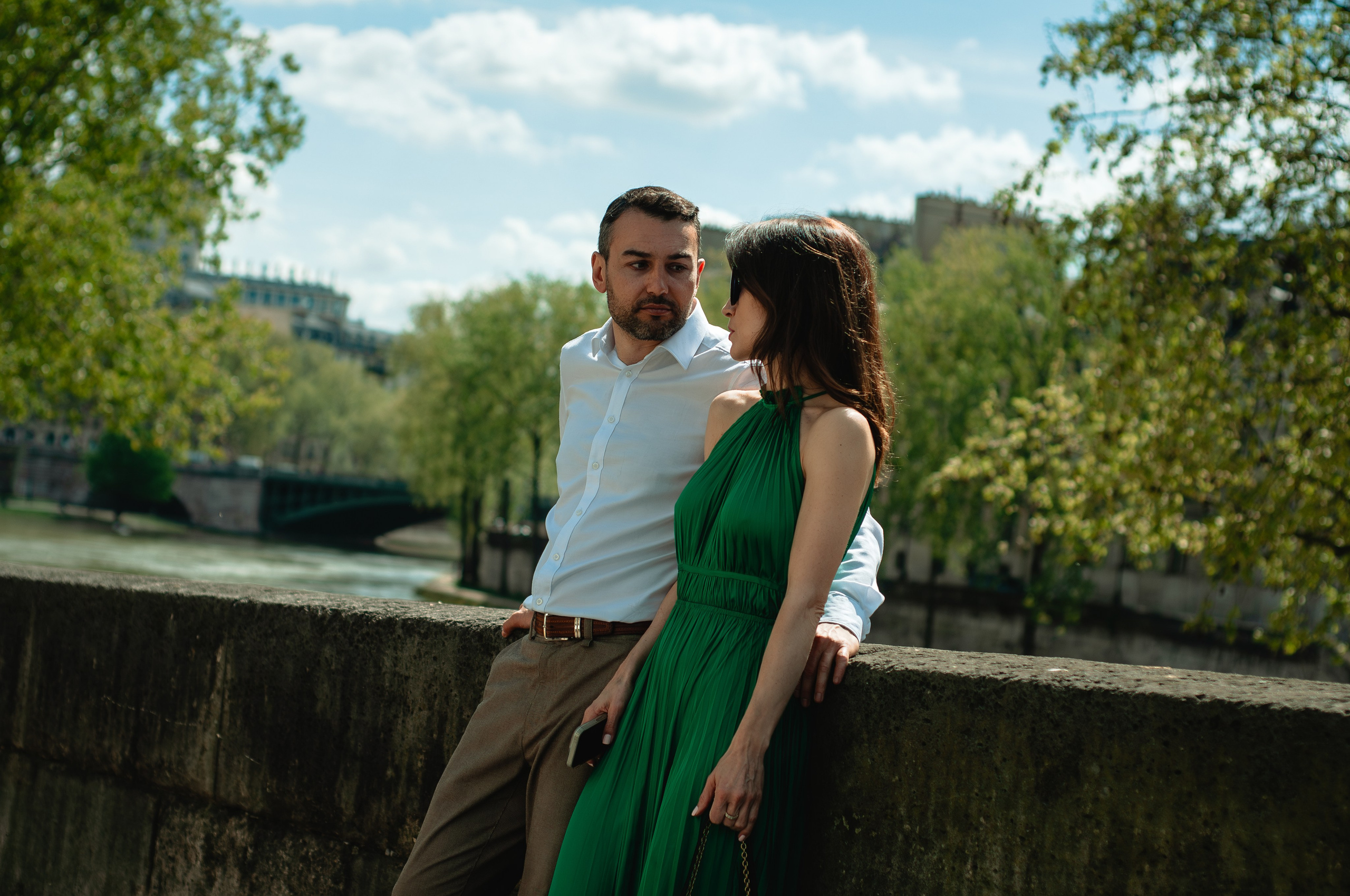 Couple photoshoot in blooming Marais. Paris photographer — Polina Osipova