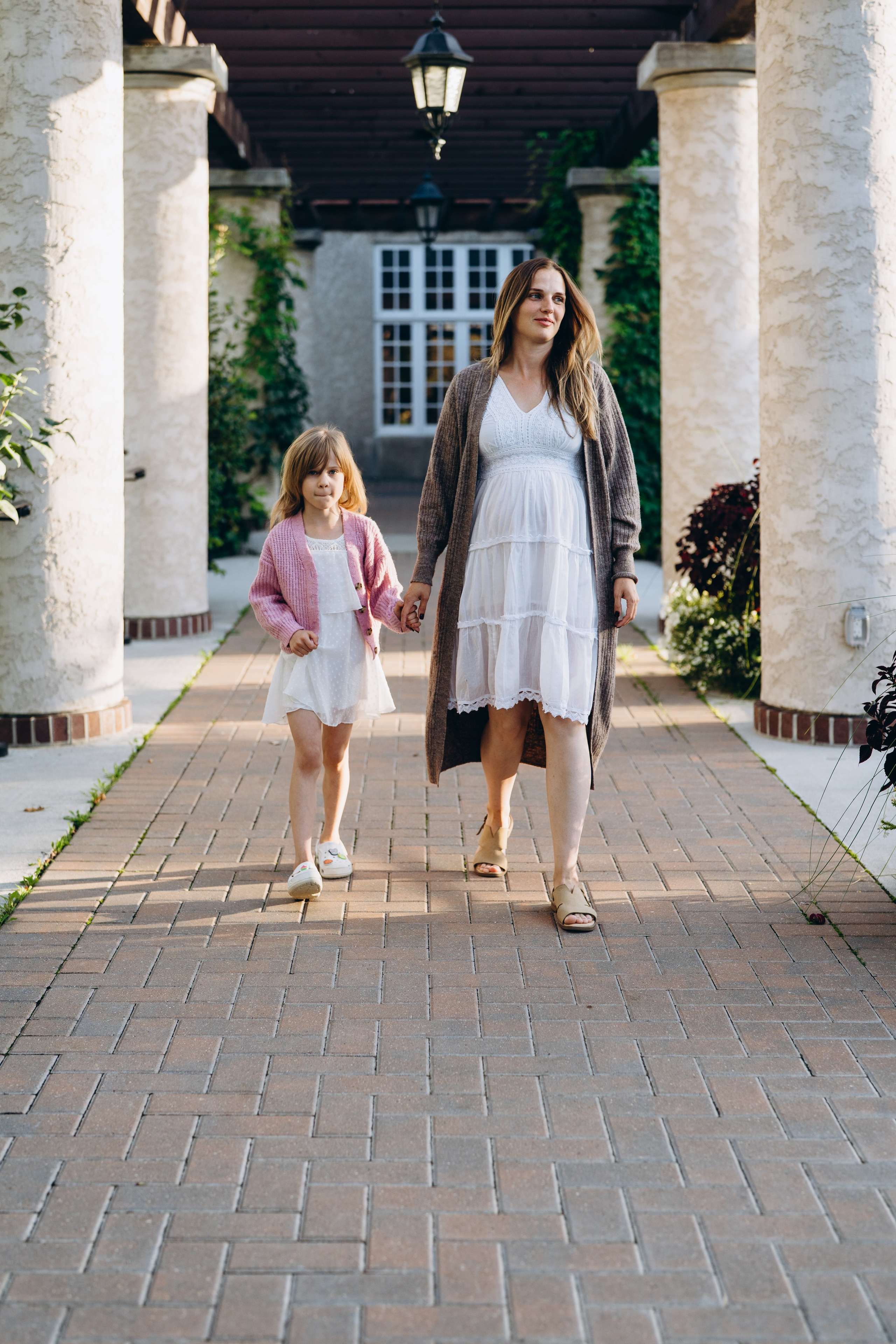 mom and daughter photo shoot in the park, Winnipeg