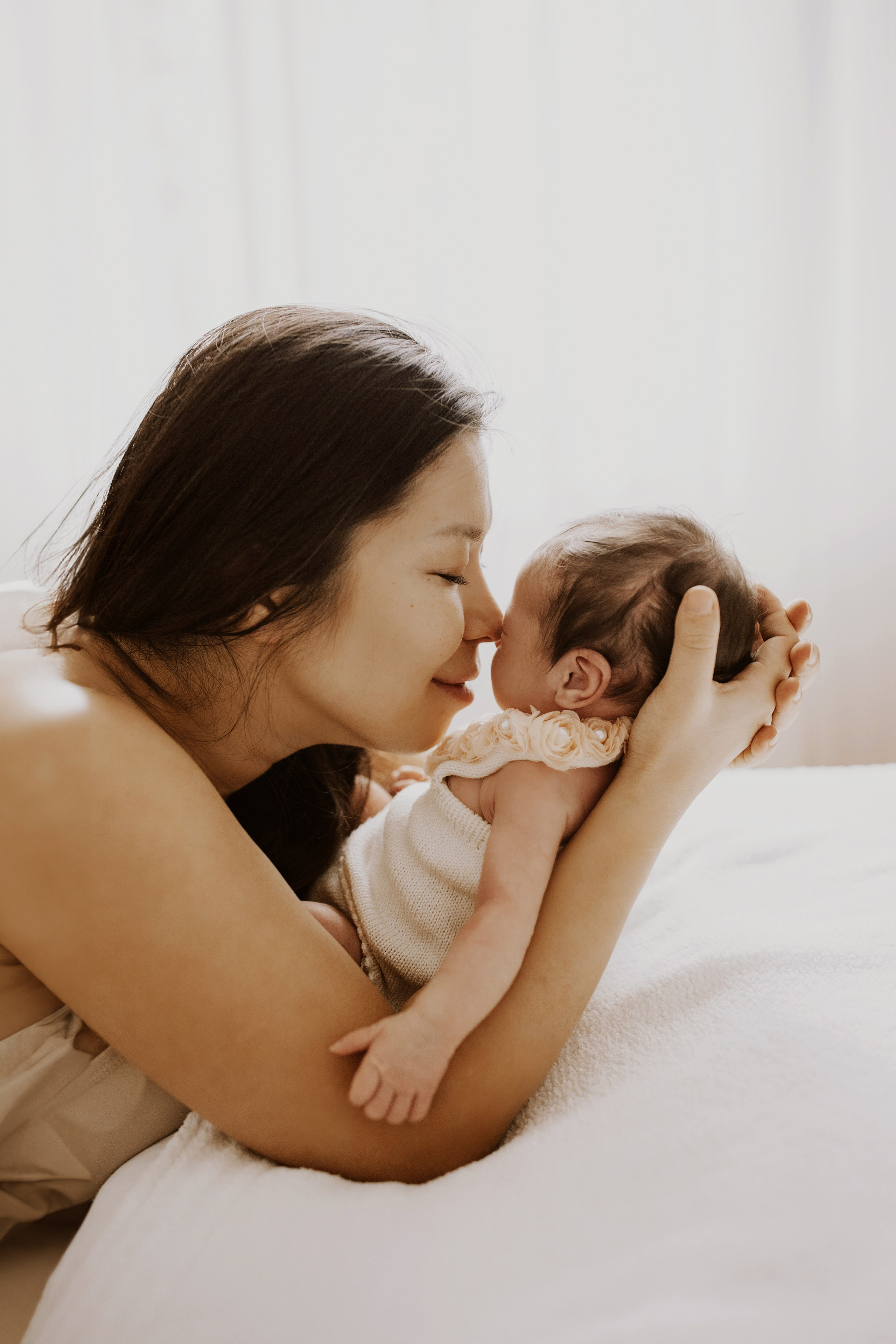 Newborn Shooting im Hotel. Family Fotografer in München und Umgebung
