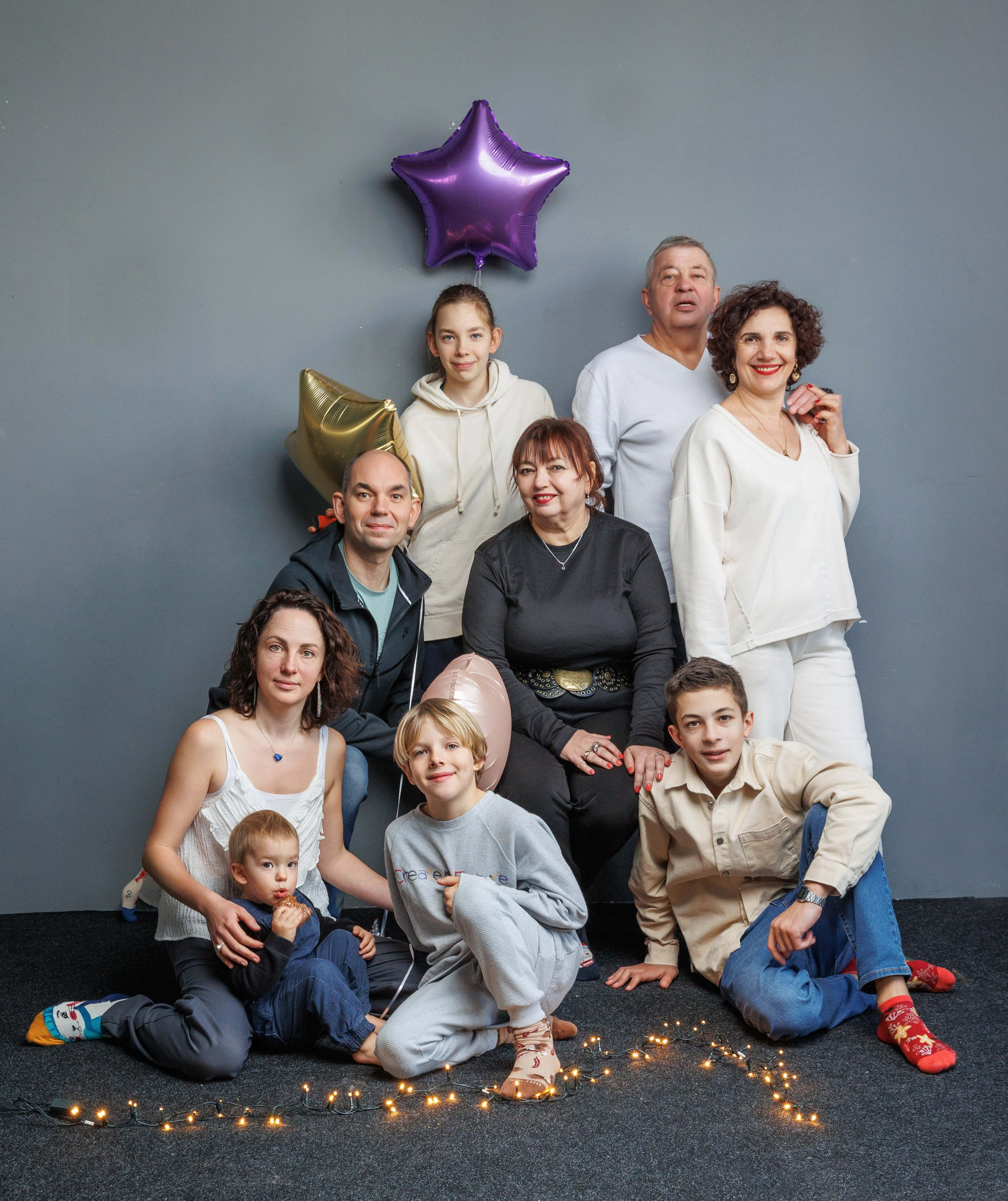 Большая семейная фотосессия в студии. Фотограф в Черногории Андрей Свитайло
