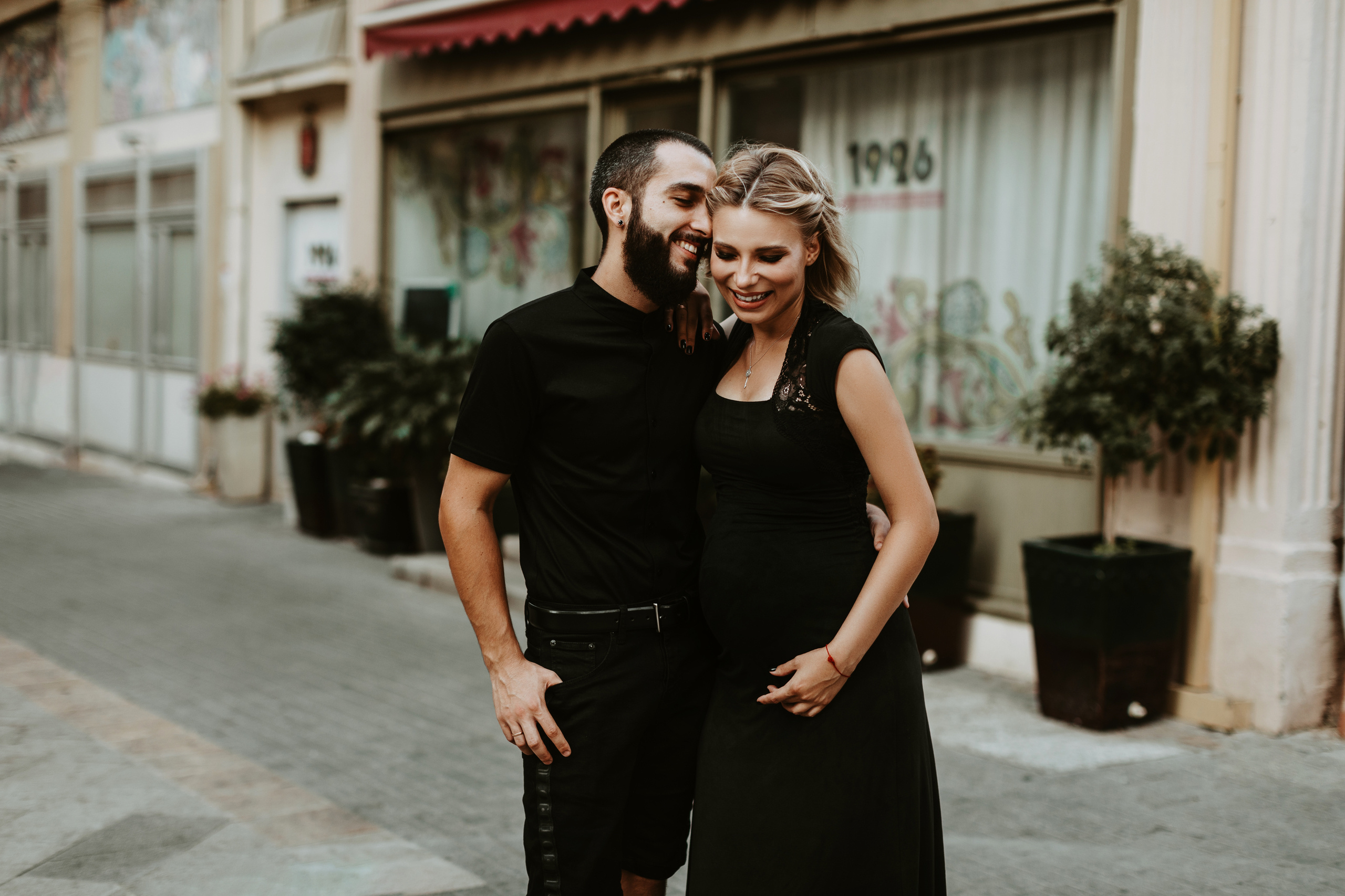 Фотосессия прогулки Александра и Марии в ожидании чуда. George TLV — Professional photographer and retoucher in Israel