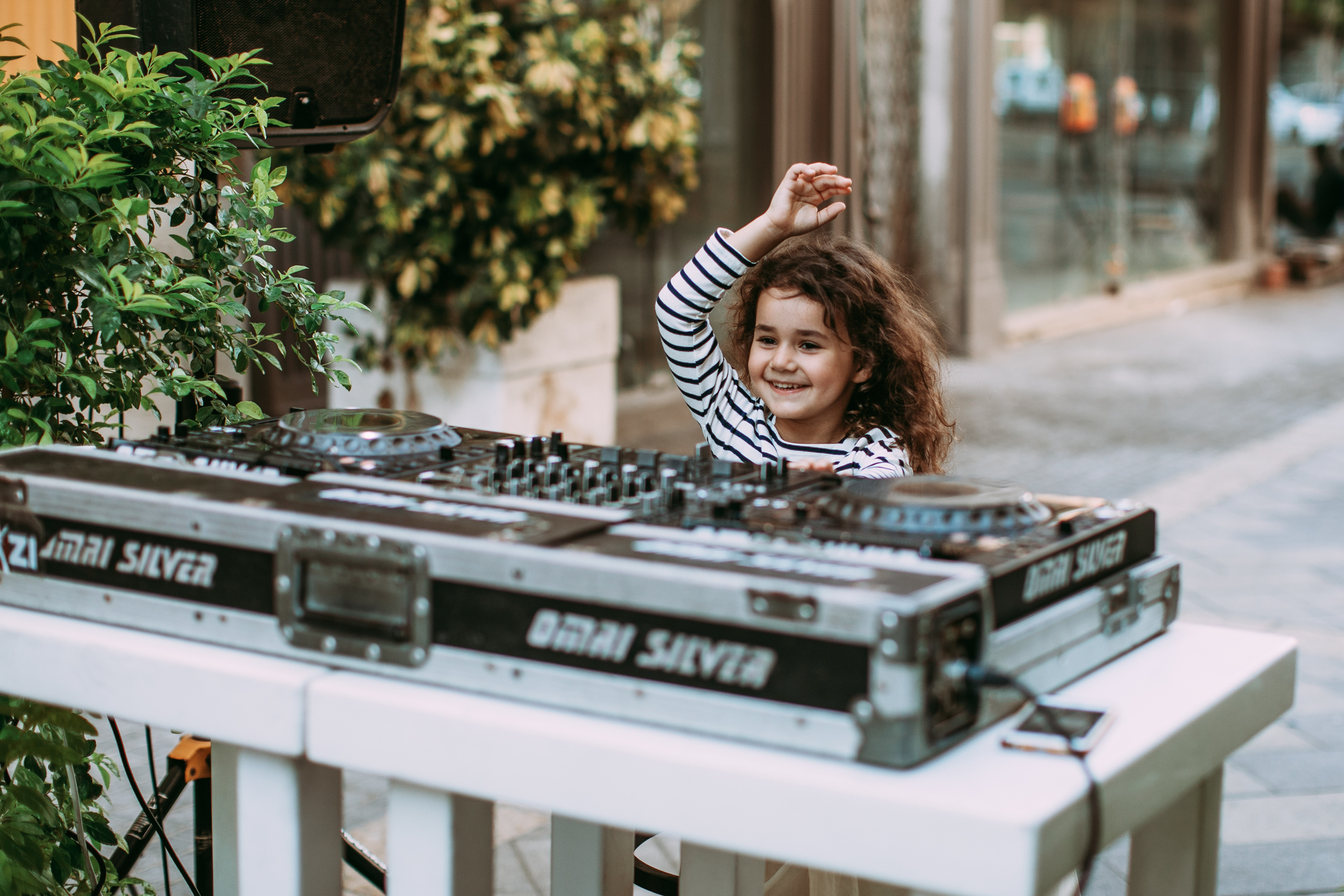 Семейные фото прогулки Сары и Иеhошуа вместе с неугомонной и веселой дочкой. George TLV — профессиональный фотограф и ретушёр, Израиль / Profession