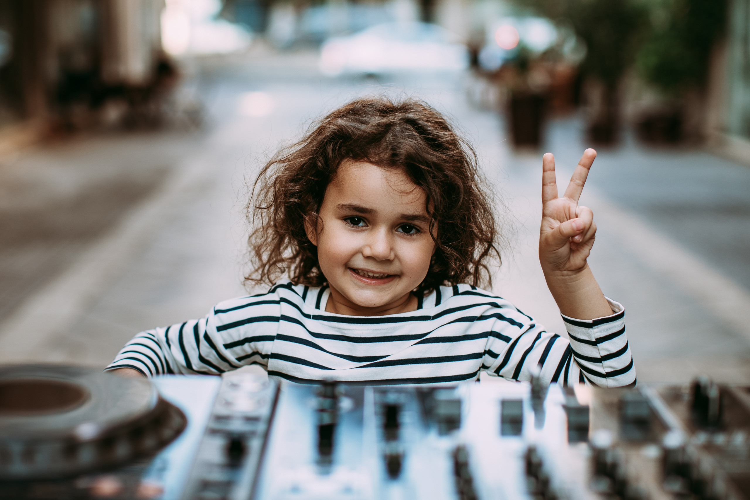 Семейные фото прогулки Сары и Иеhошуа вместе с неугомонной и веселой дочкой. George TLV — профессиональный фотограф и ретушёр, Израиль / Profession