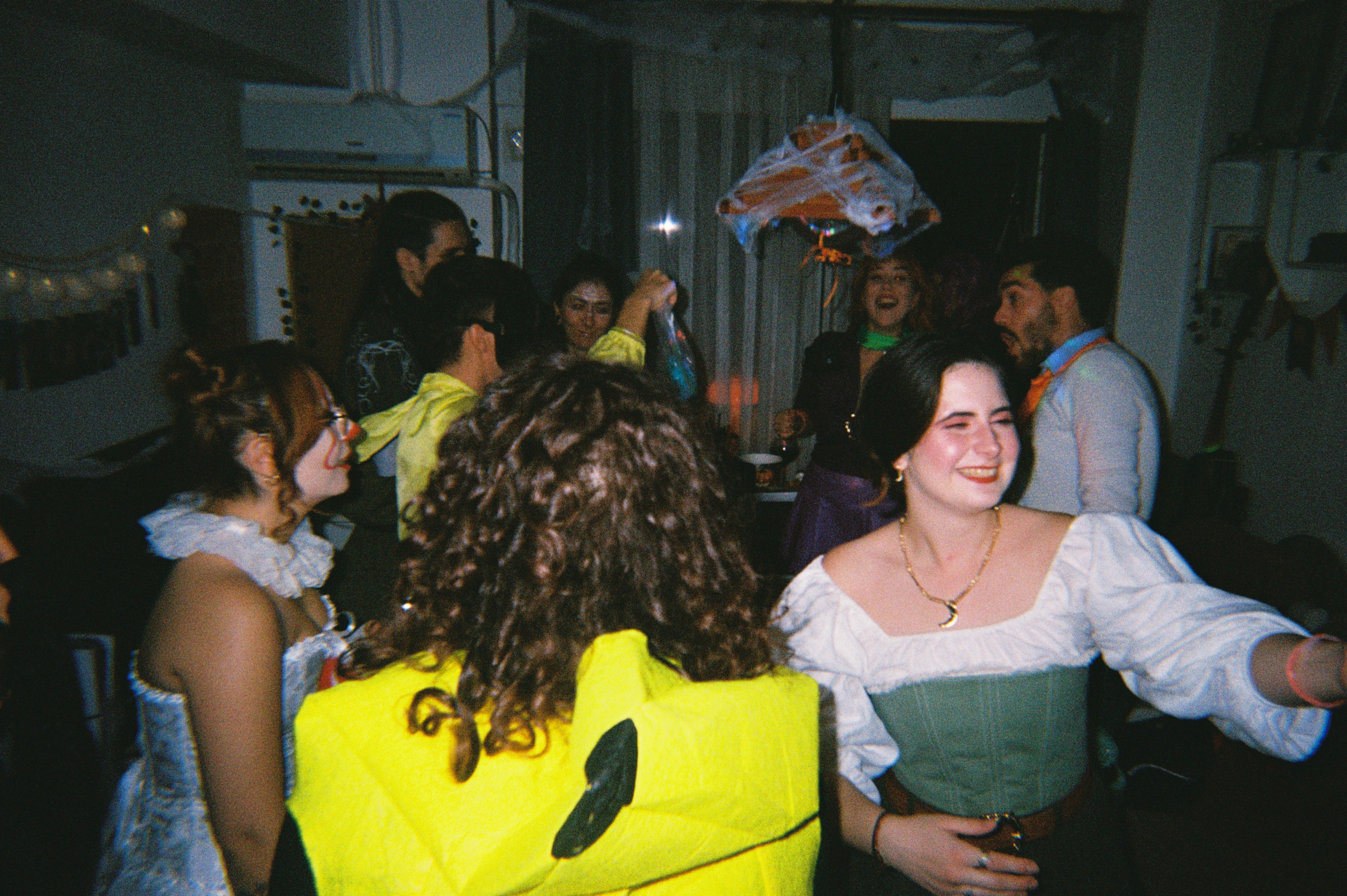 De la party-uri și festivaluri