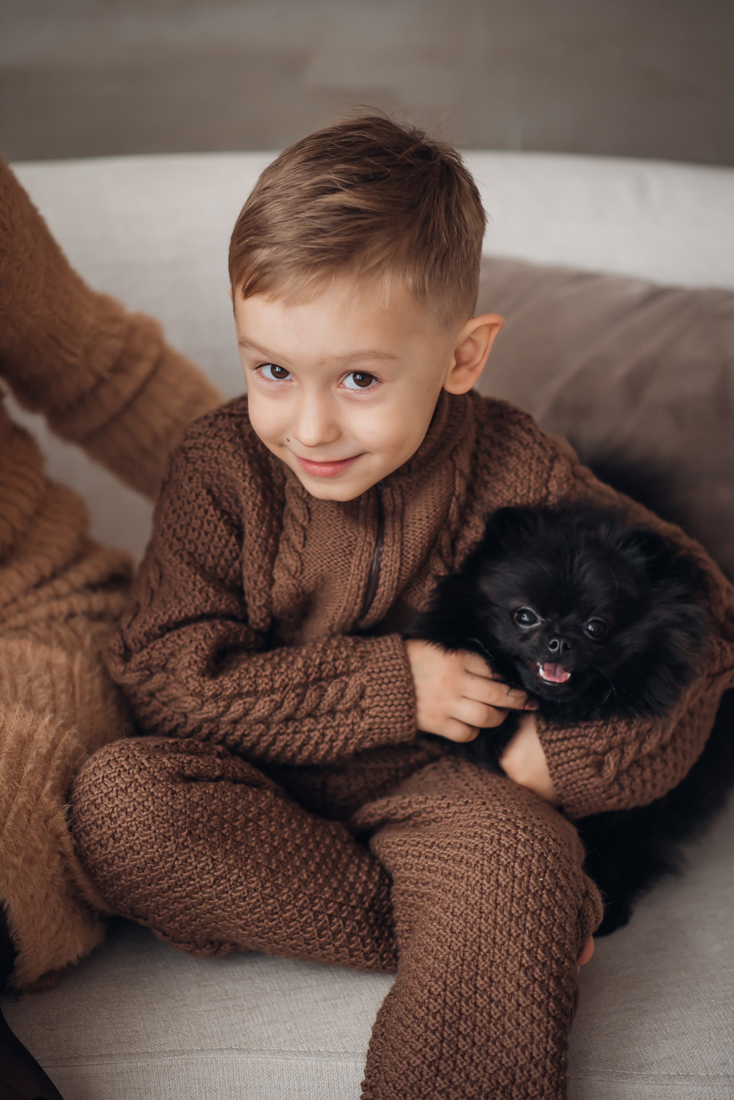 Fotosesijos studijoje. Aukse Stravi fotografė