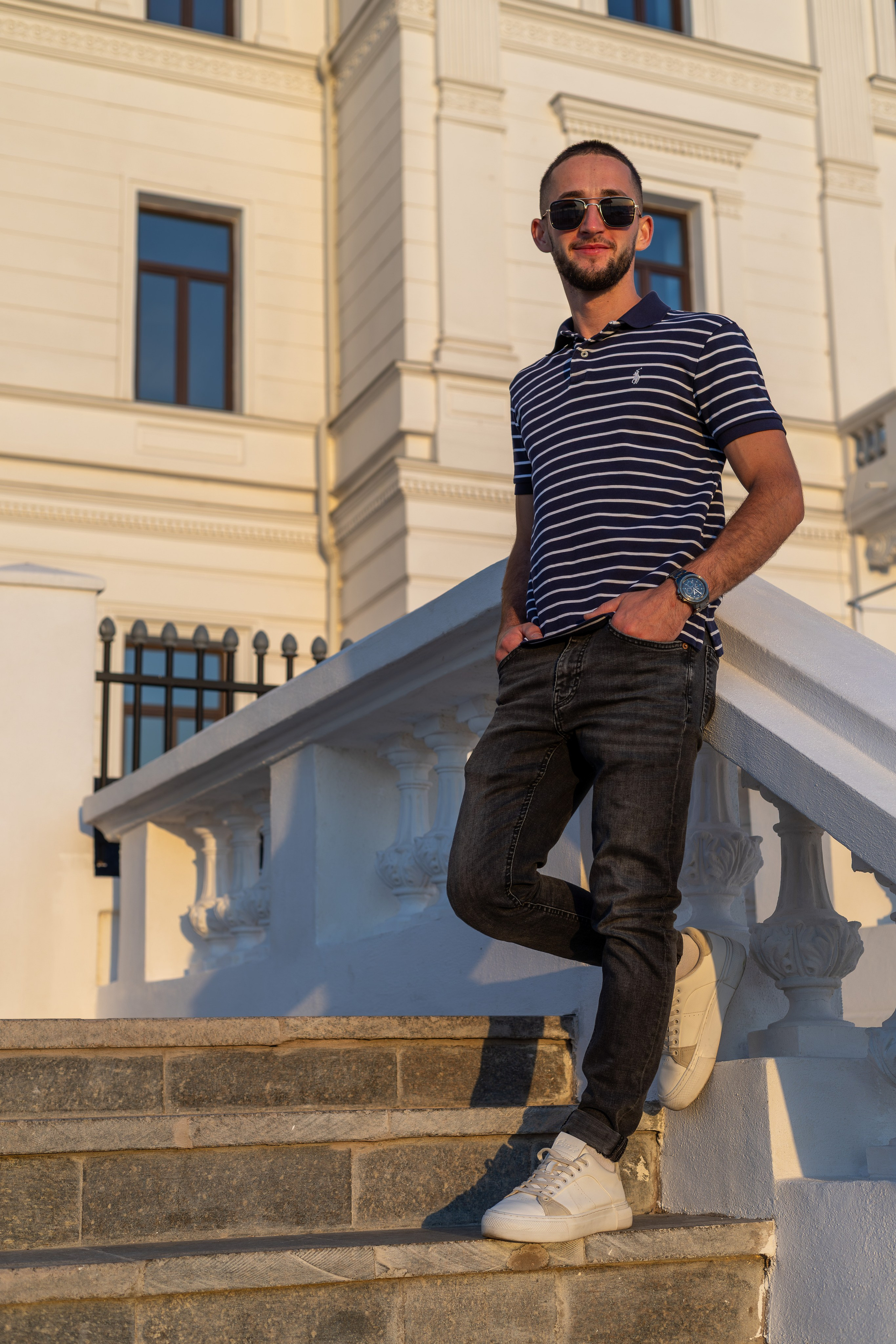 Cătălin O. Fotograf. Lucrez cu oameni, produse și spații. Portret și fotografie creativă. Bacău, România. Lidia Savinoiu