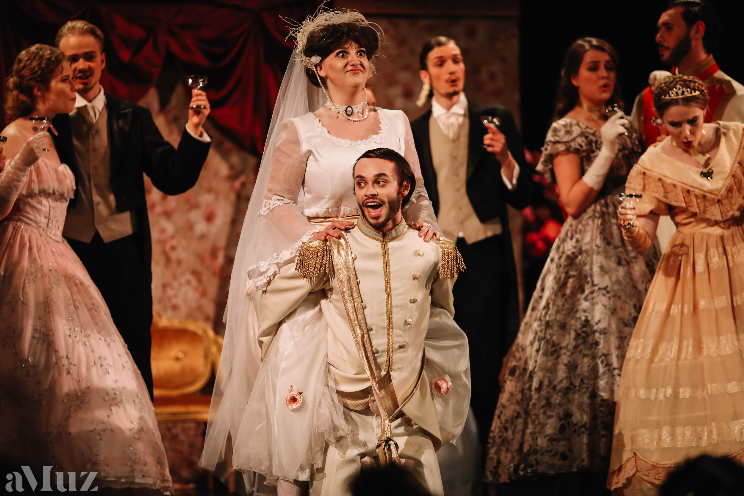 Opera Łąkowa. Fotograf Ślubny Warszawa - Sesje Biznesowe Rodzinne Eventy