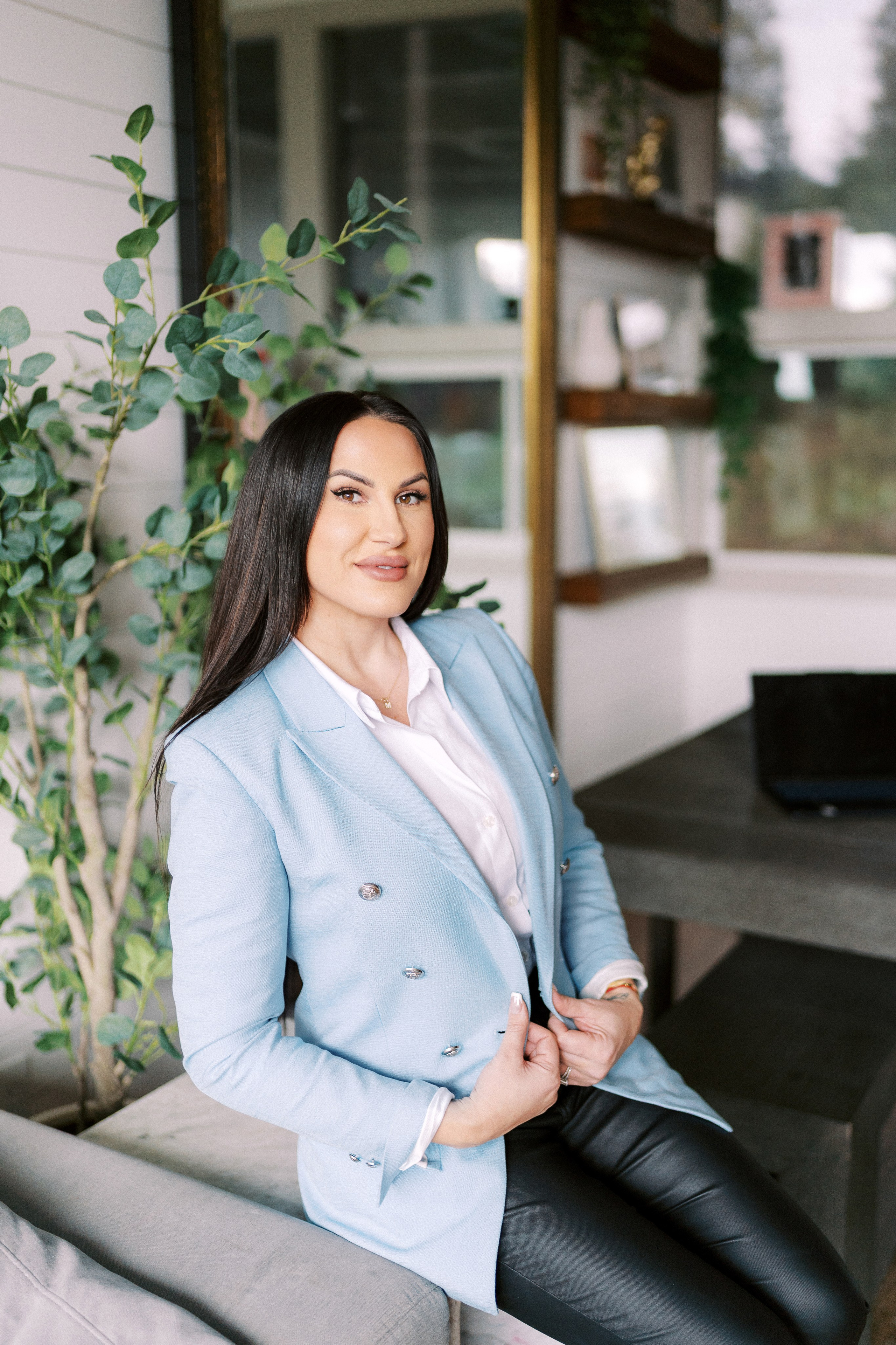 Business portrait. EVAN ARISTOV WEDDING PHOTOGRAPHY — Seattle Wedding Photographer