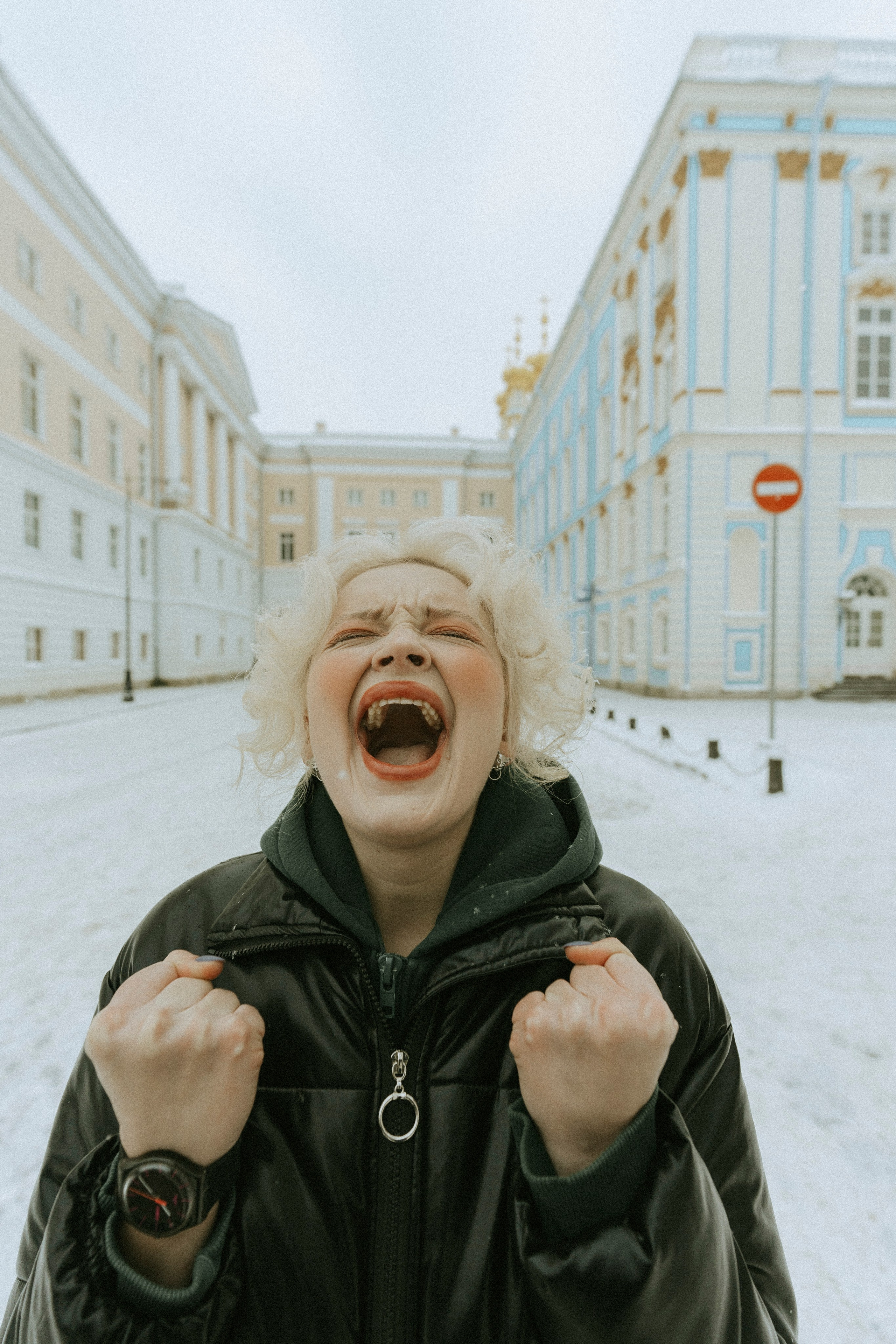ДЕКАБРИСТКИ. Стрит-фотография, полная абсурда, идиотизма и красоты