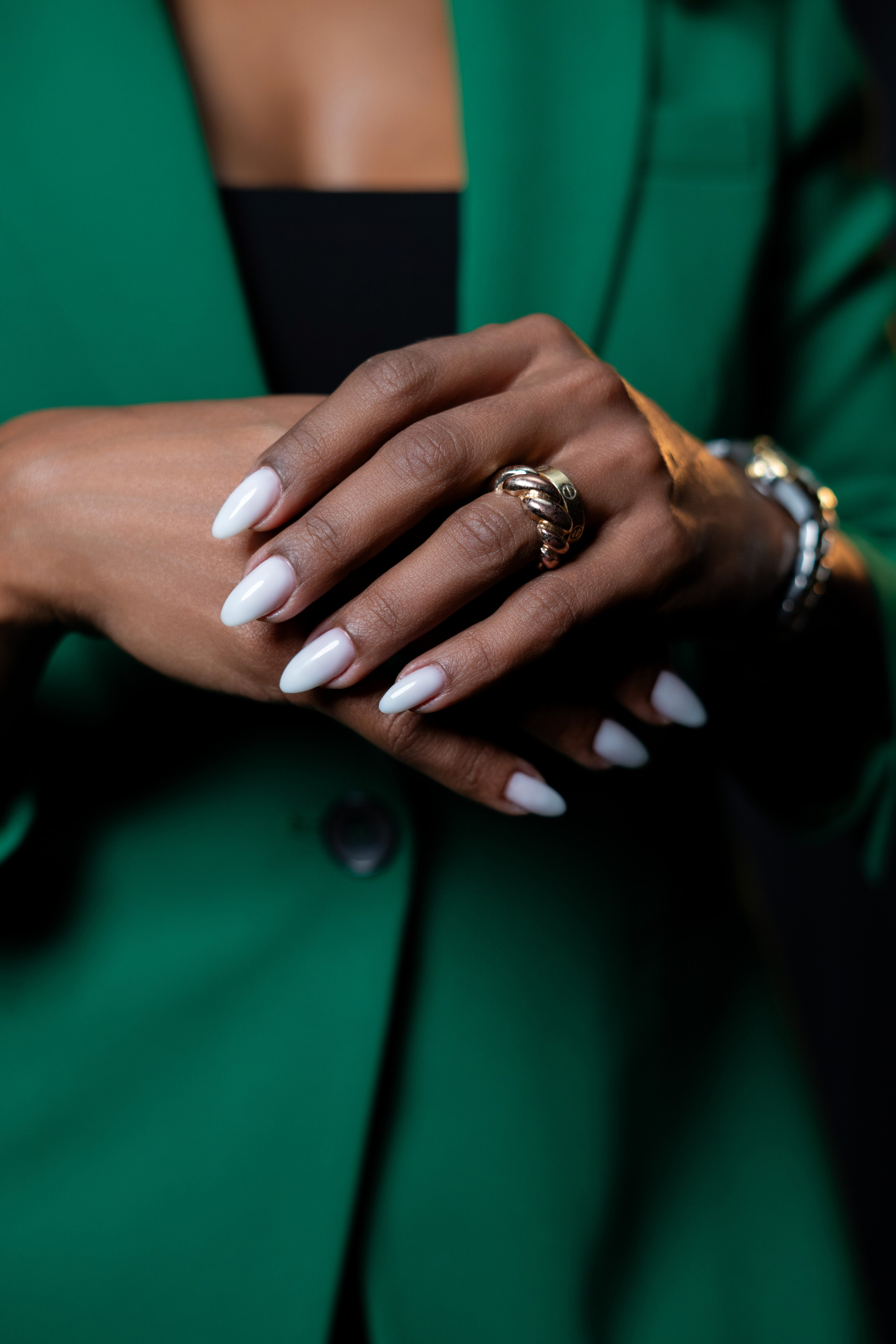 Anna Sousa — Executive Nails. Frames by Giovani Braga