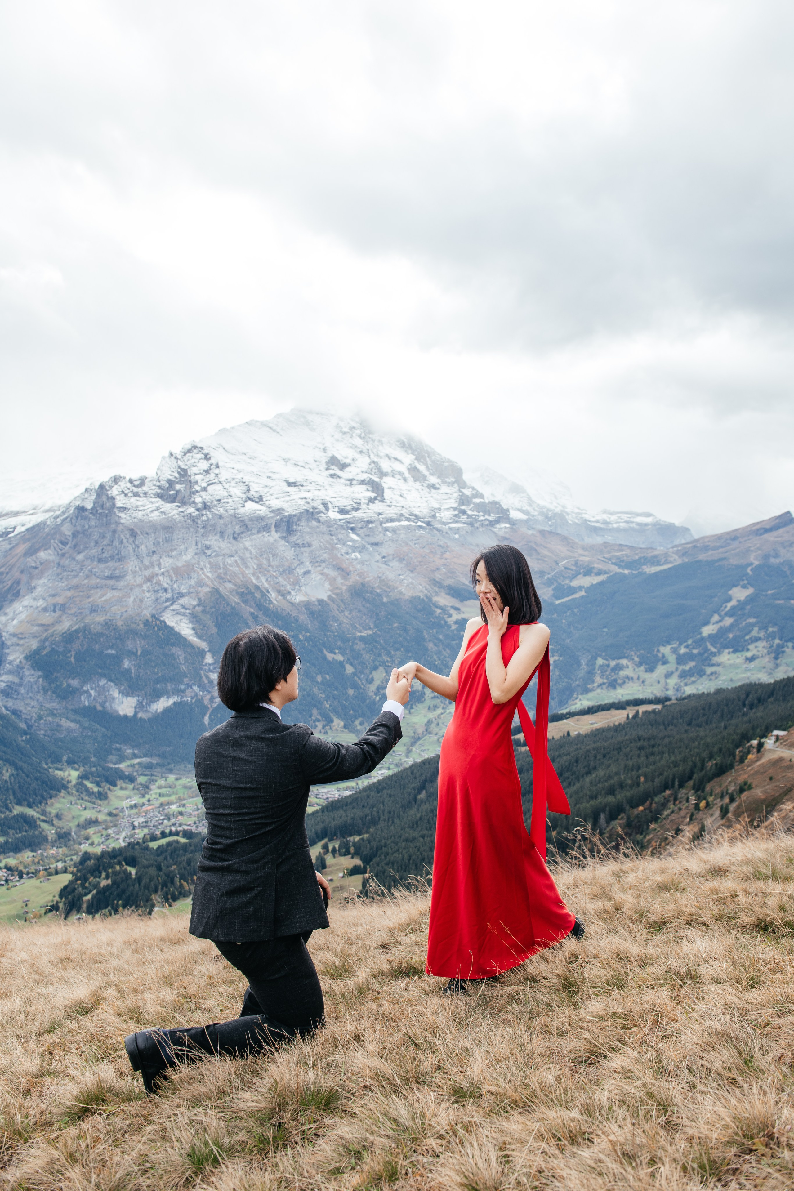 Kaiwen & Xiaoming Grindelwald, Switzerland. I am Elena Altendorfer. Wedding photographer in Zurich and Switzerland