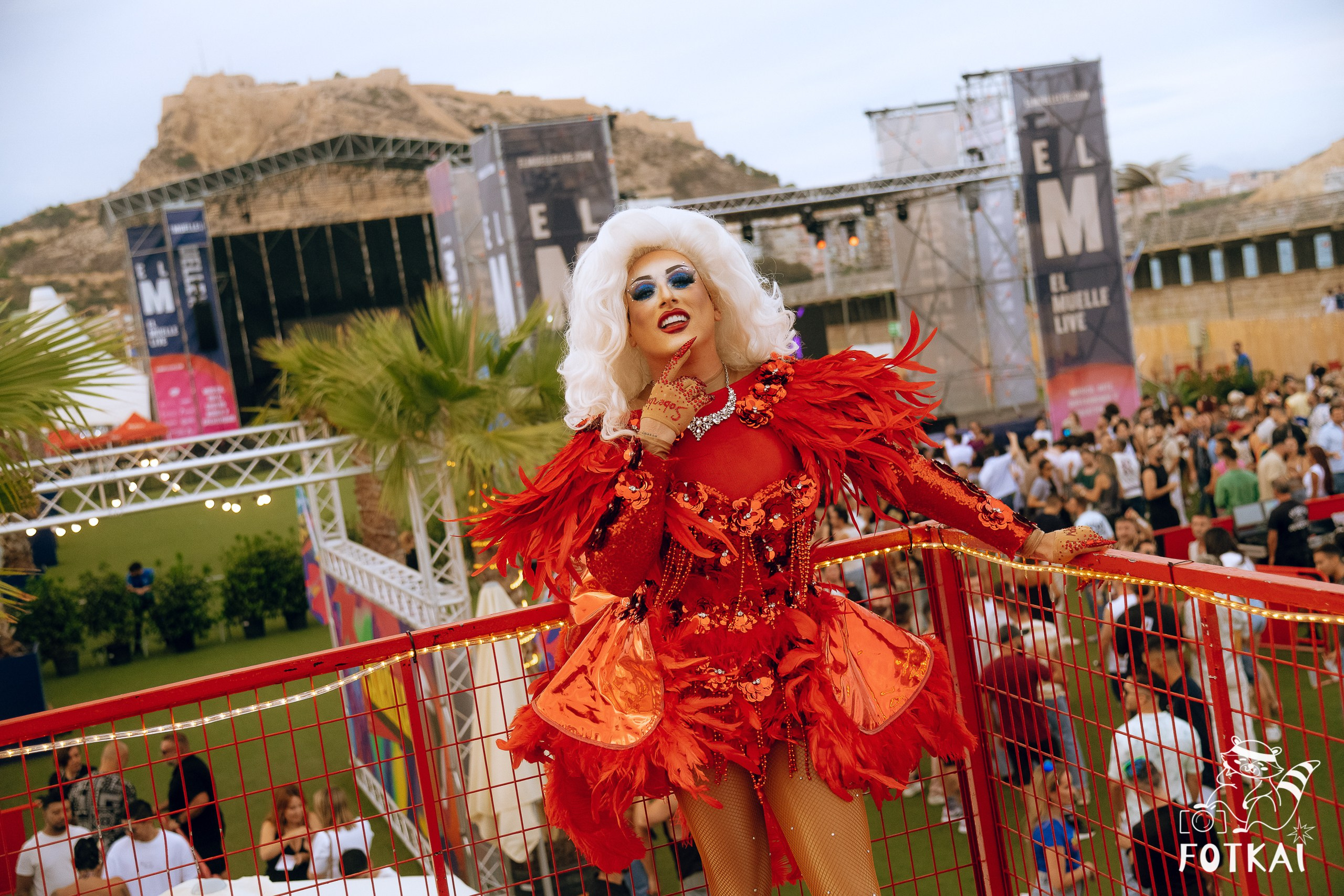 Cariña: La Fiesta 2025 Alicante — fotos del festival LGTBI y drag shows | FOTKAI