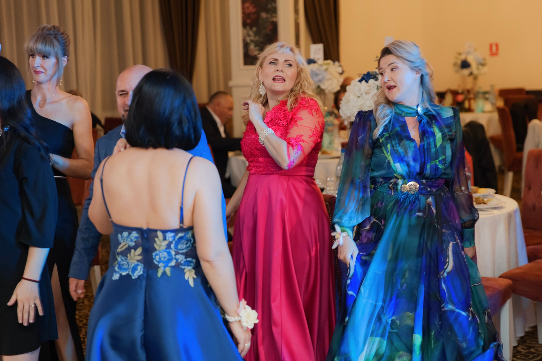 Mihai & Oana. Servicii foto-video profesionale, pentru momente de neuitat