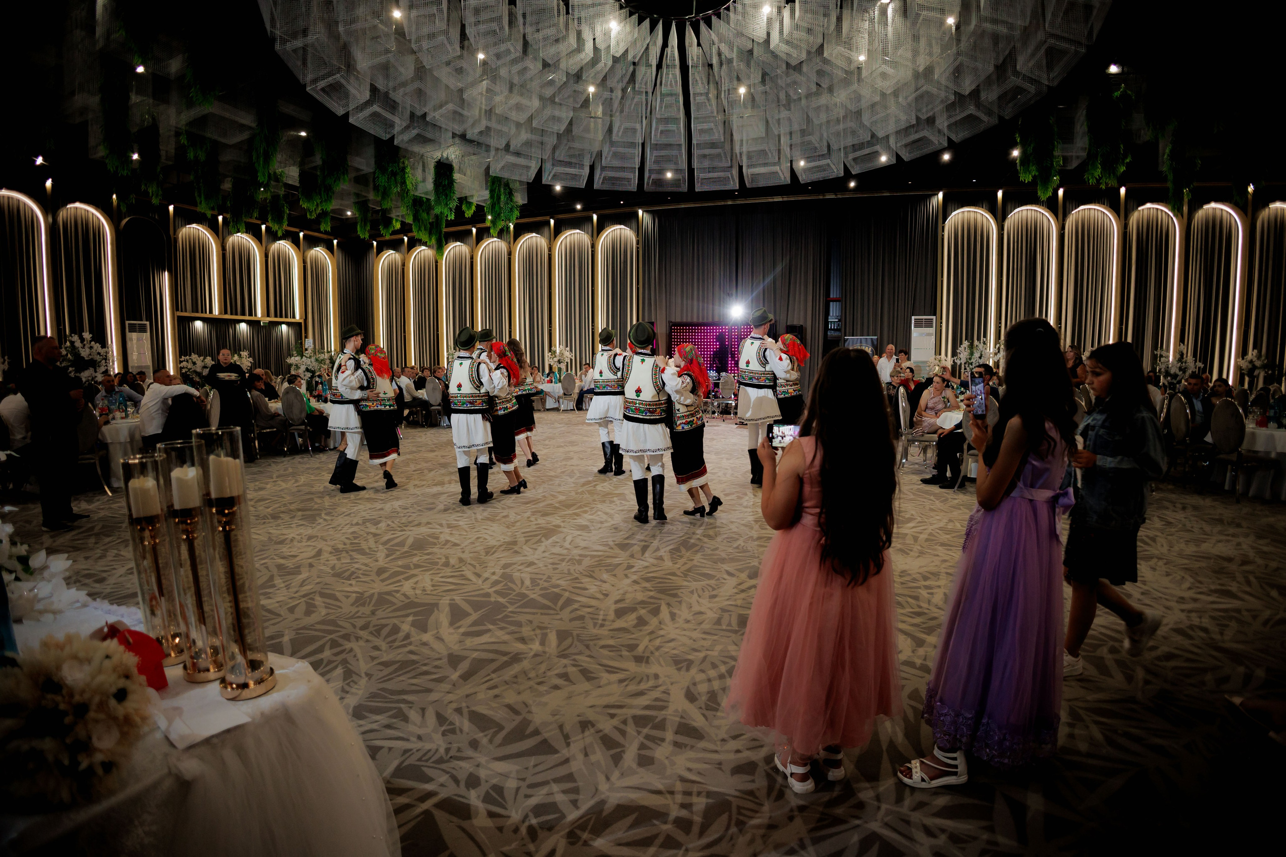 Nunta Nicoleta & Răzvan | Fotografie & Videografie Profesională. Servicii foto-video profesionale, pentru momente de neuitat