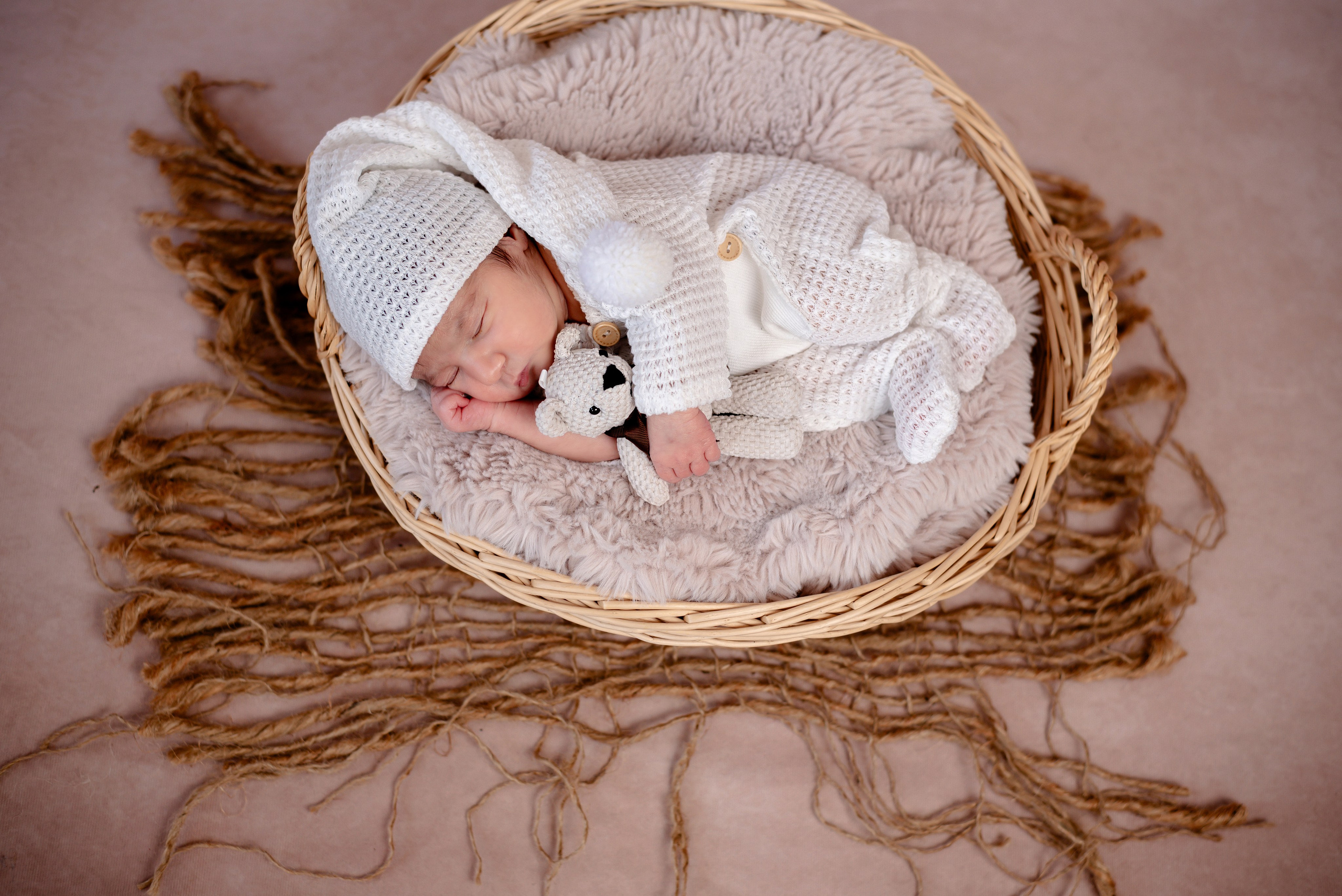 Newborn Photoshoot. Professional Photograher, Antwerpen/Belgium